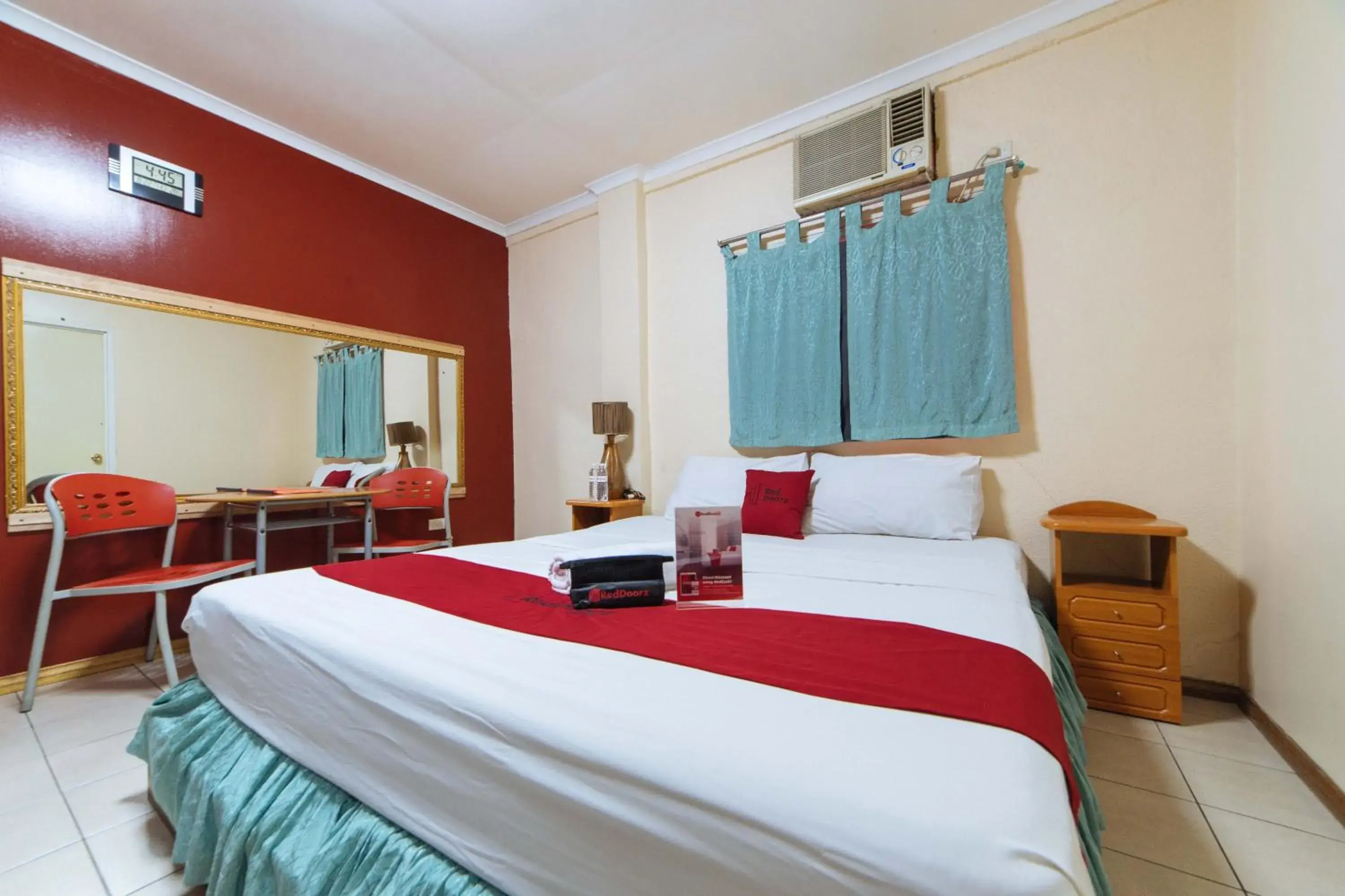 Bed in RedDoorz @ Clarkview 21st Street Angeles City Bed in RedDoorz @ Clarkview 21st Street Angeles City