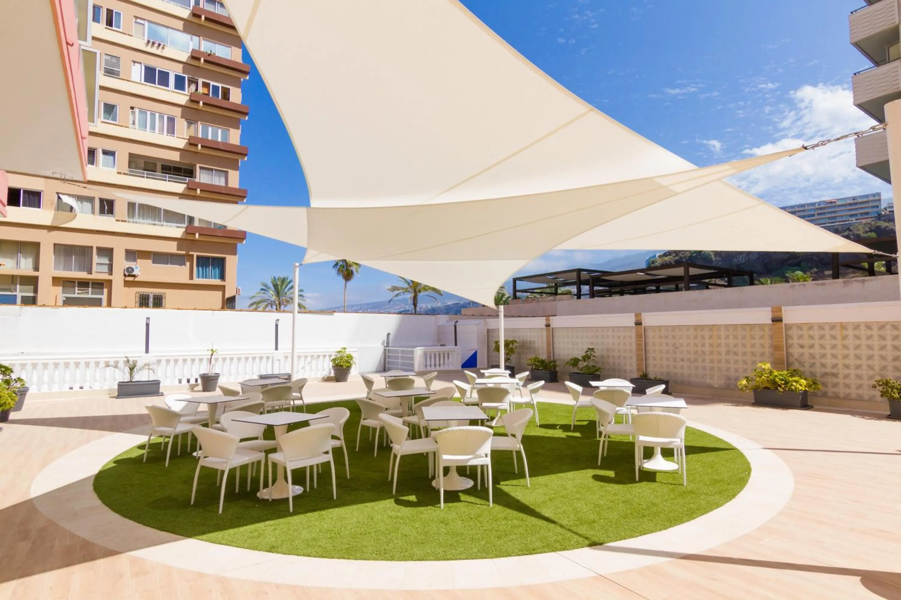 Swimming pool in Checkin Concordia Playa