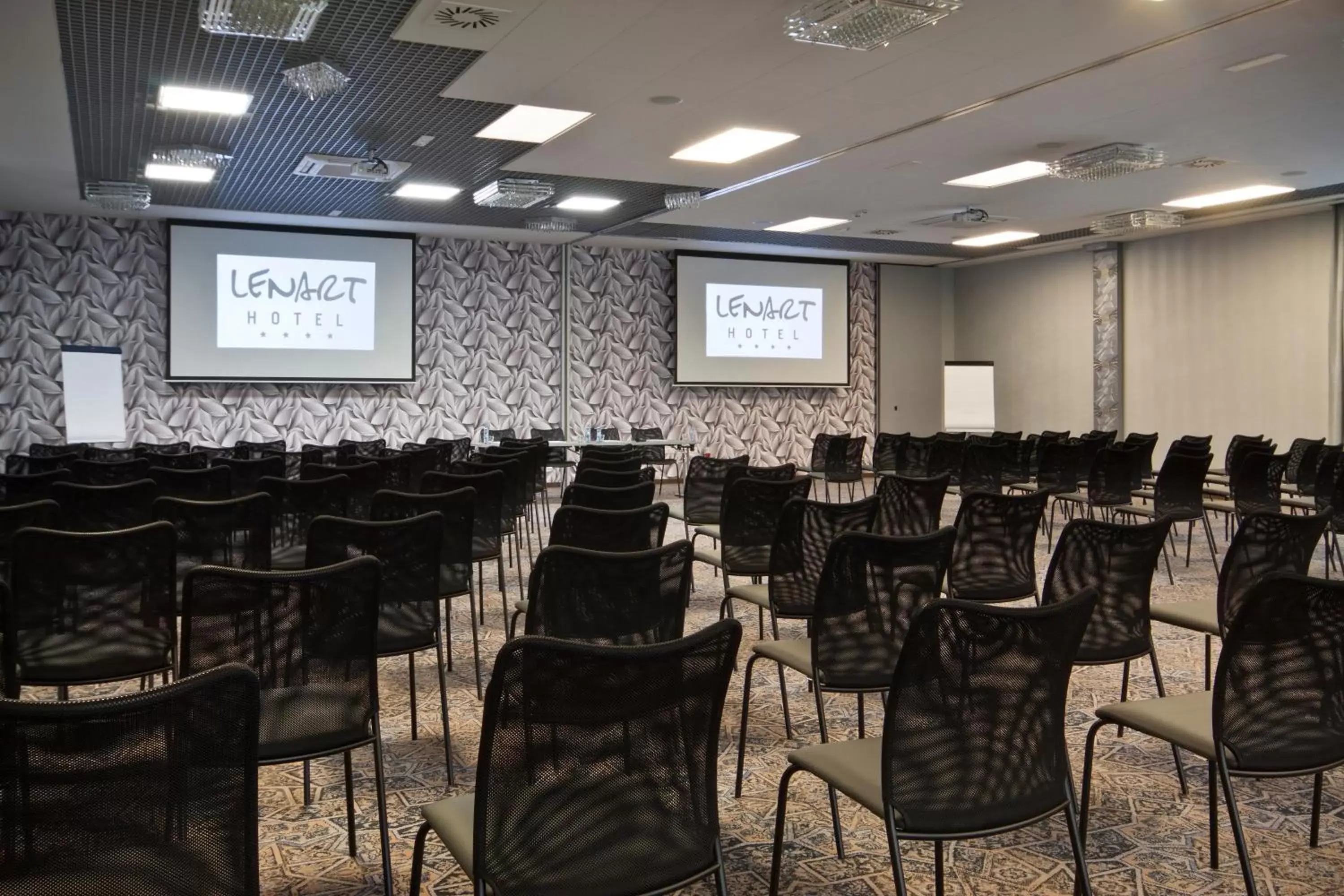 Business facilities, Business Area/Conference Room in Hotel Lenart