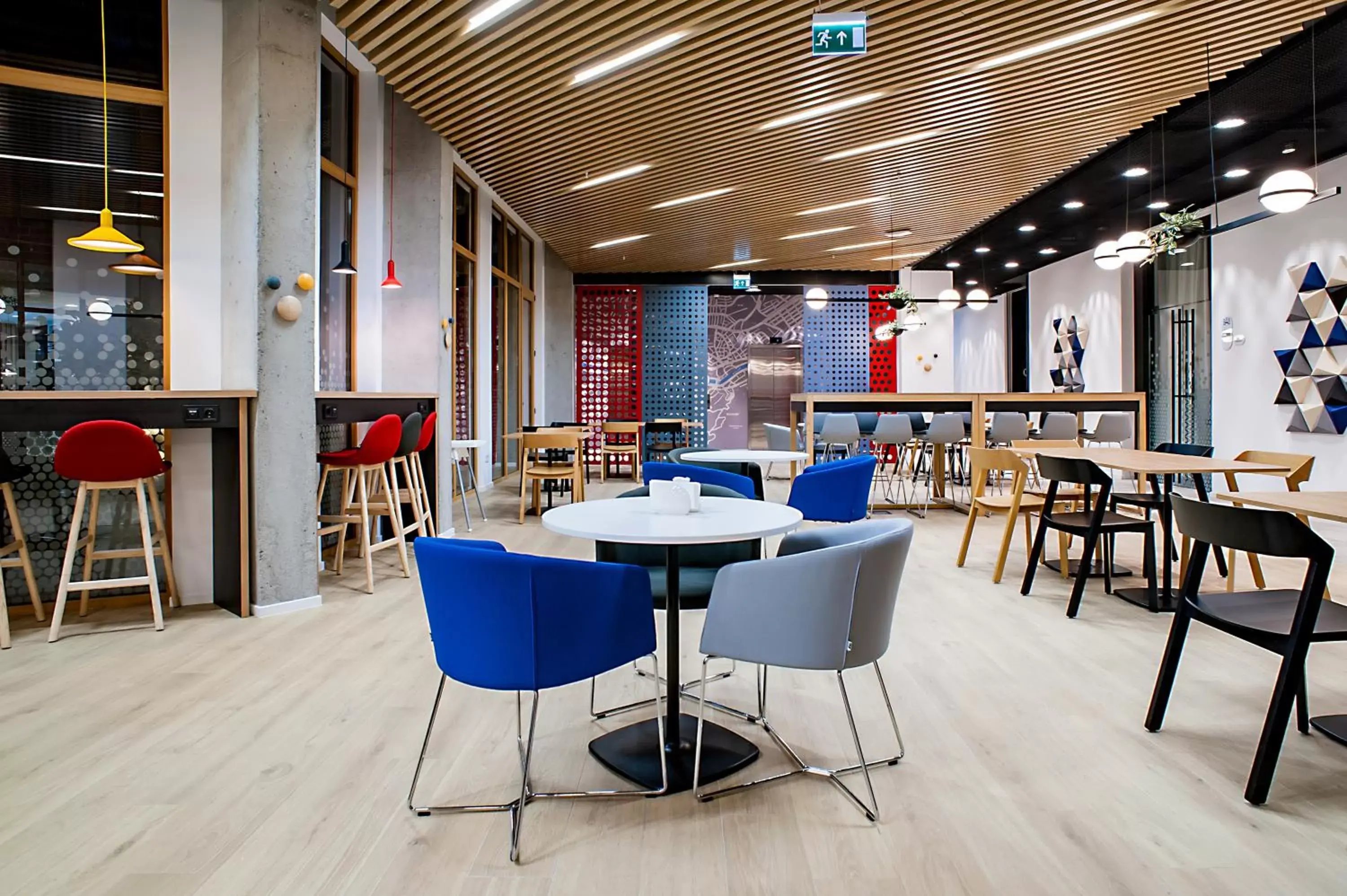 Seating area, Restaurant/Places to Eat in Holiday Inn Express Tbilisi Avlabari, an IHG Hotel