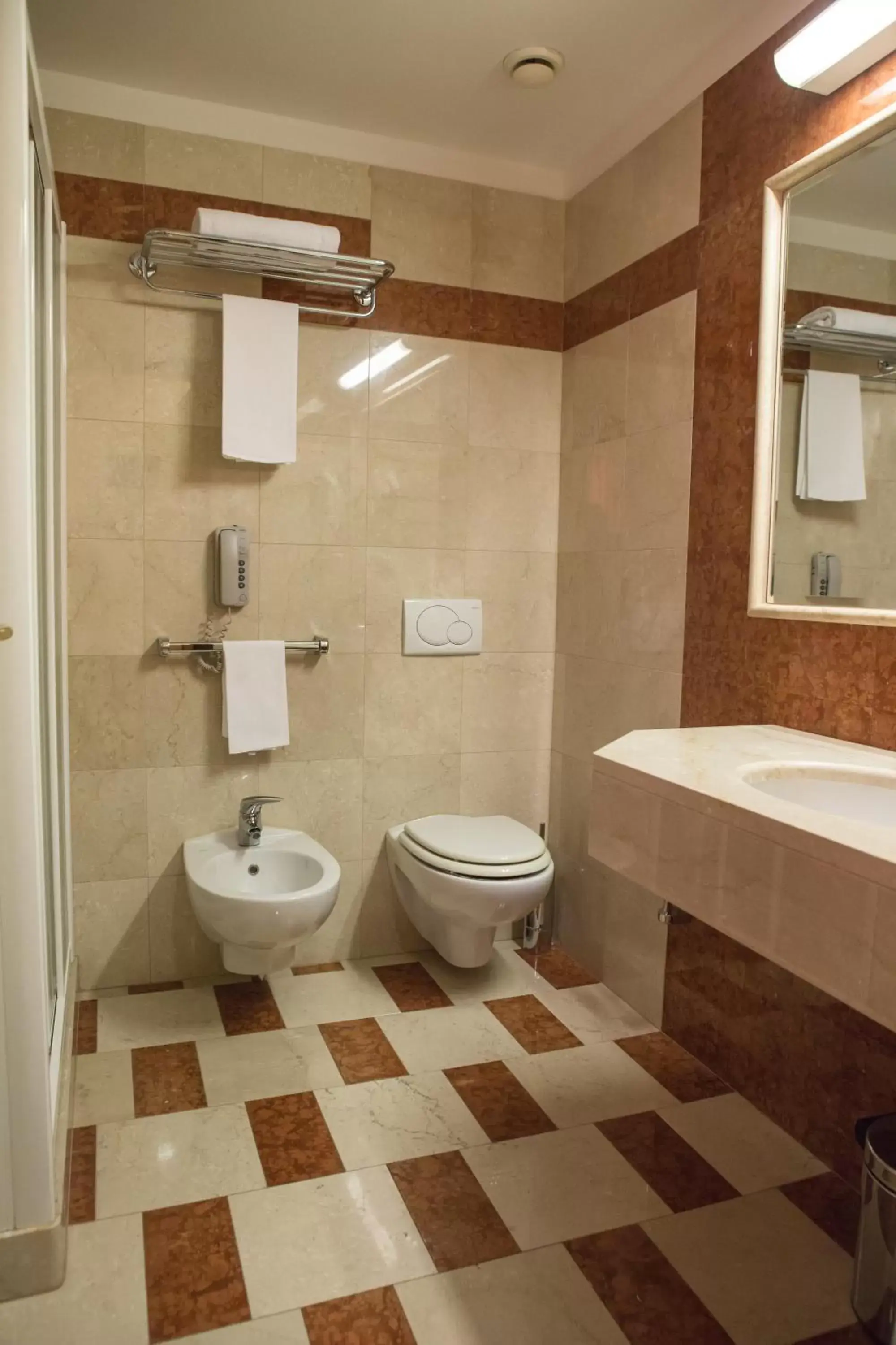 Bathroom in Santa Barbara Hotel