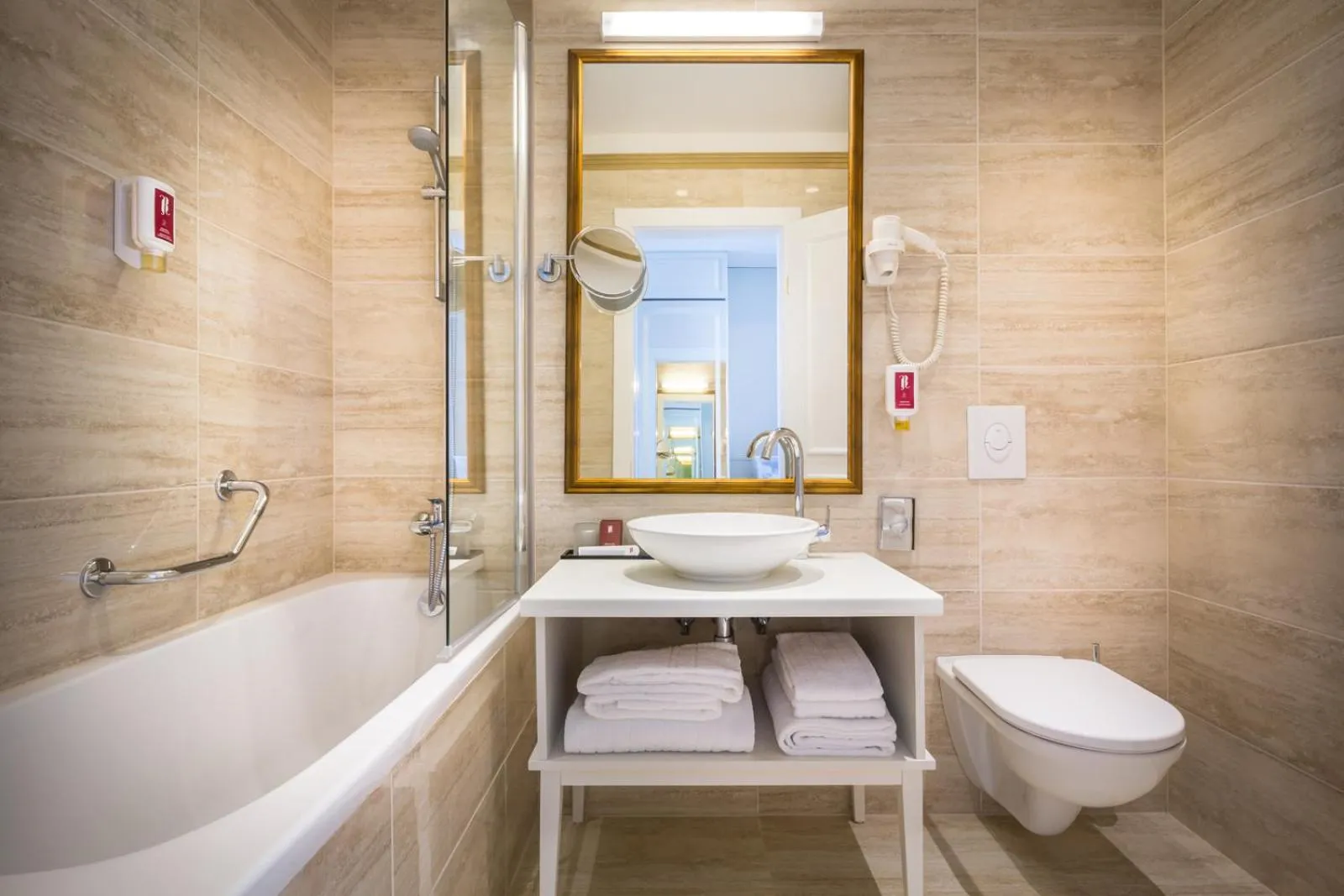 Bathroom in Hotel Bellevue - by Liburnia Hotels & Villas
