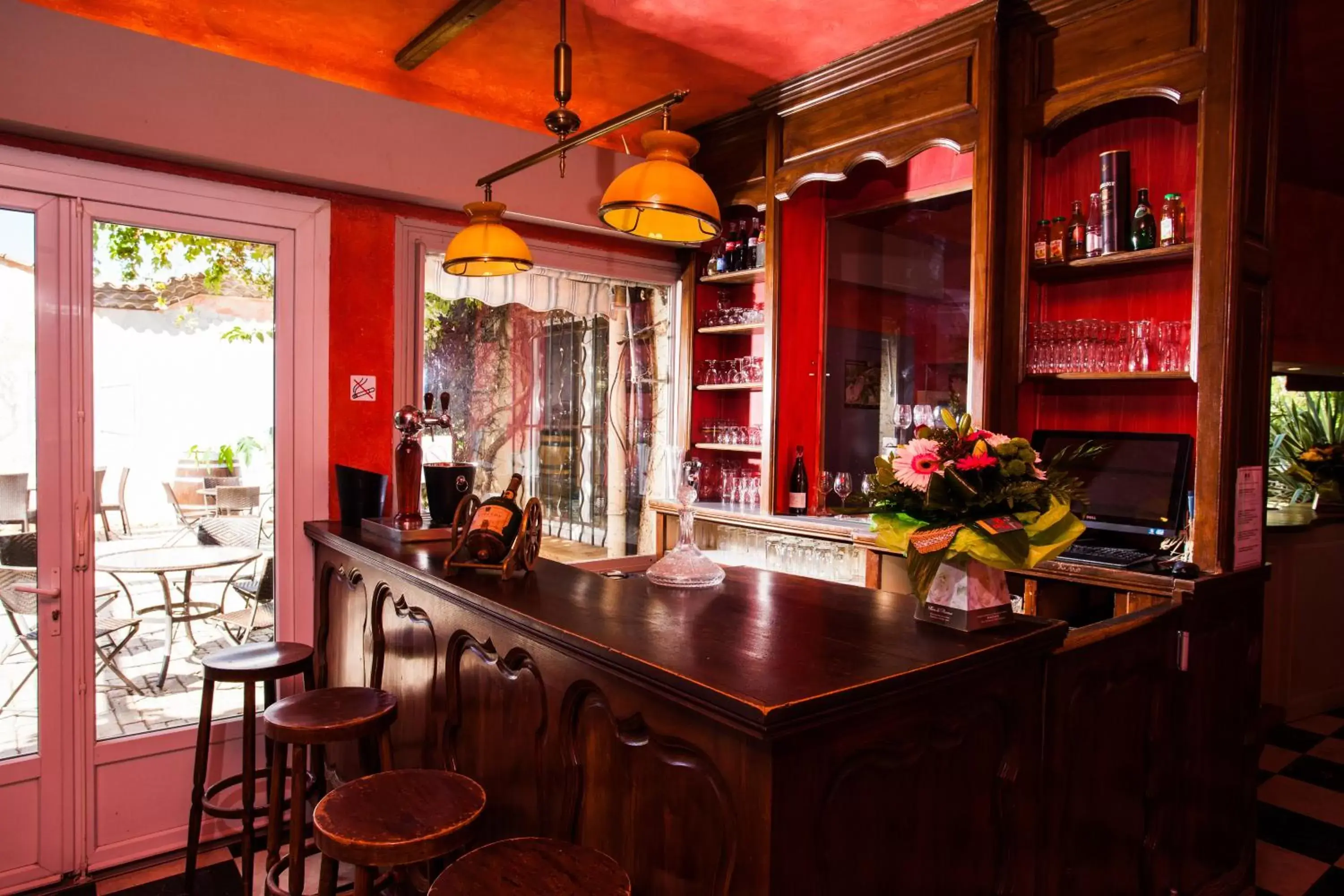 Lounge or bar, Lounge/Bar in Logis VIGNES BLANCHES*** Hôtel Cosy et restaurant de terroir