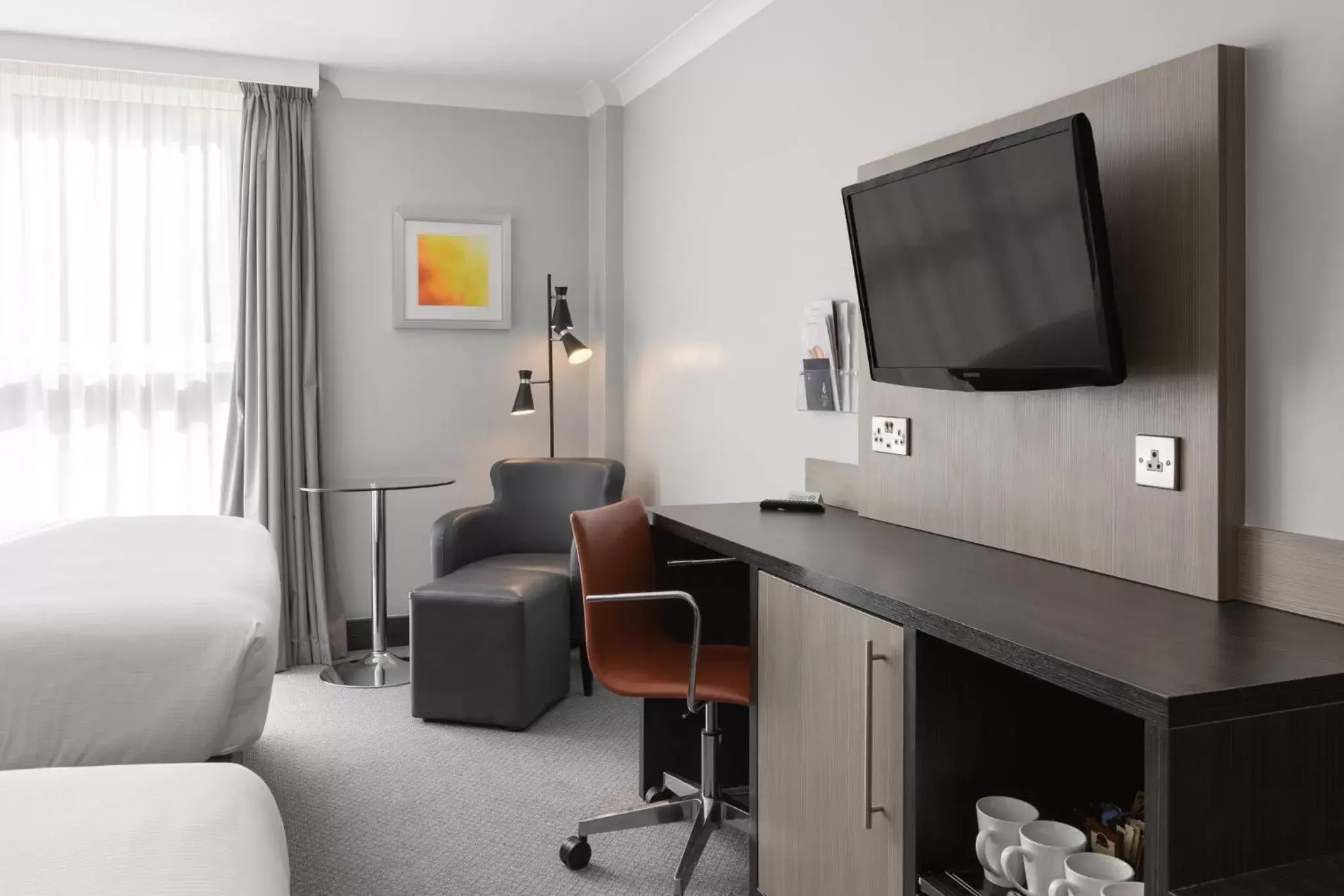 Photo of the whole room, TV/Entertainment Center in Holiday Inn Newcastle Gosforth Park, an IHG Hotel