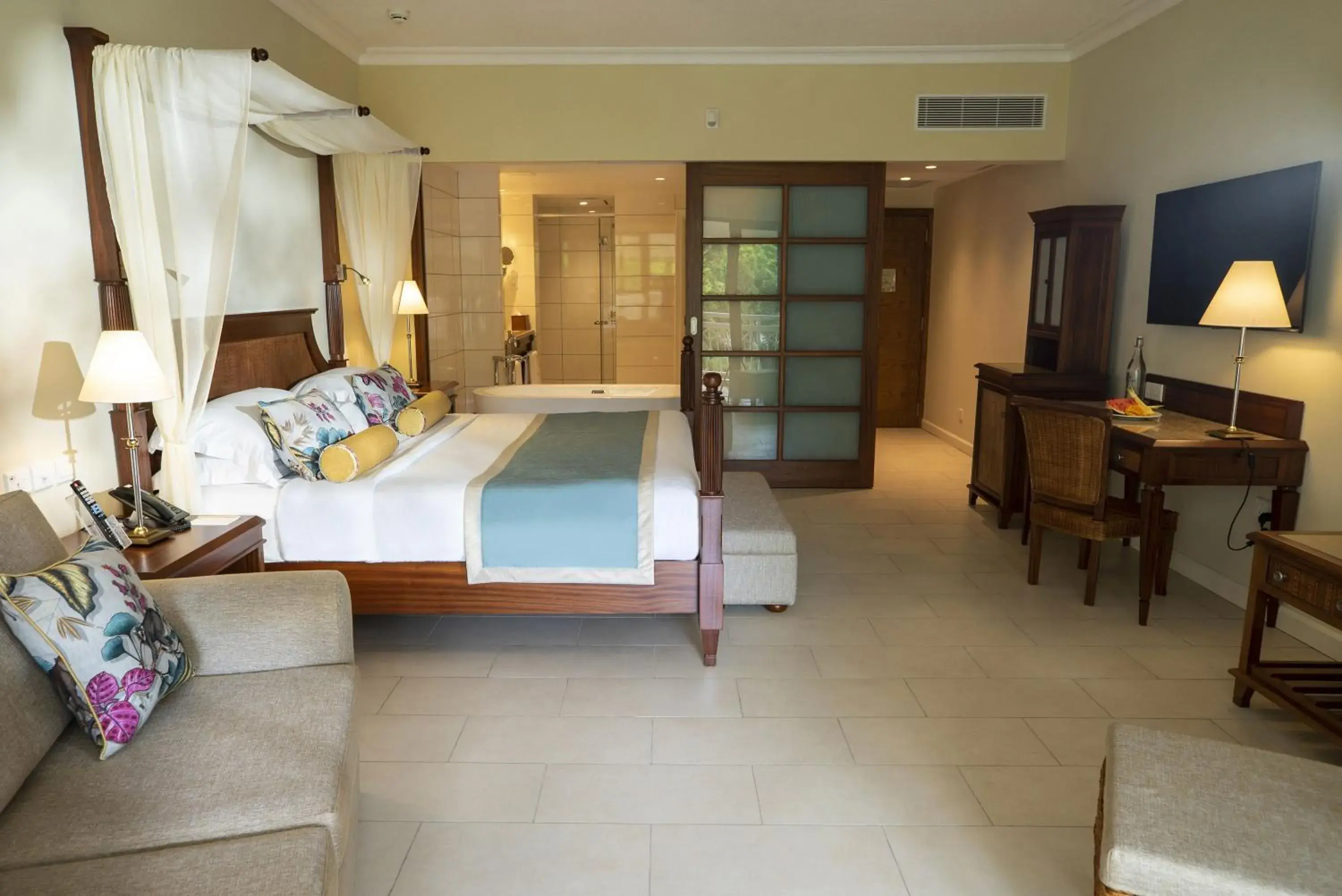 Bedroom, Bed in Maritim Resort & Spa Mauritius Bedroom, Bed in Maritim Resort & Spa Mauritius