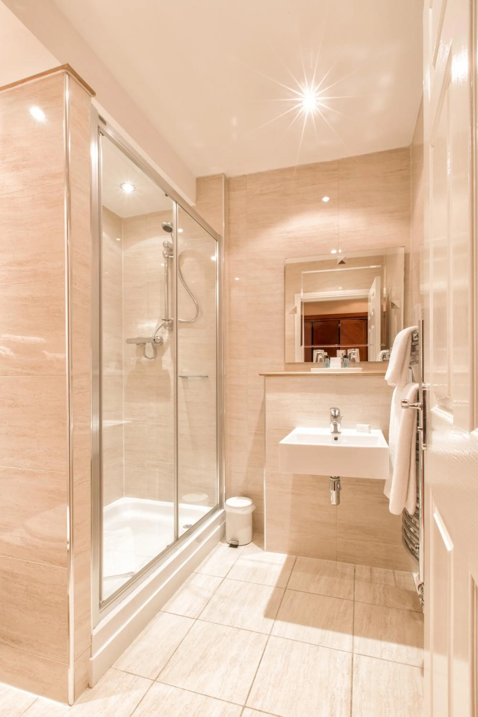 Bathroom in Sherbrooke Castle Hotel