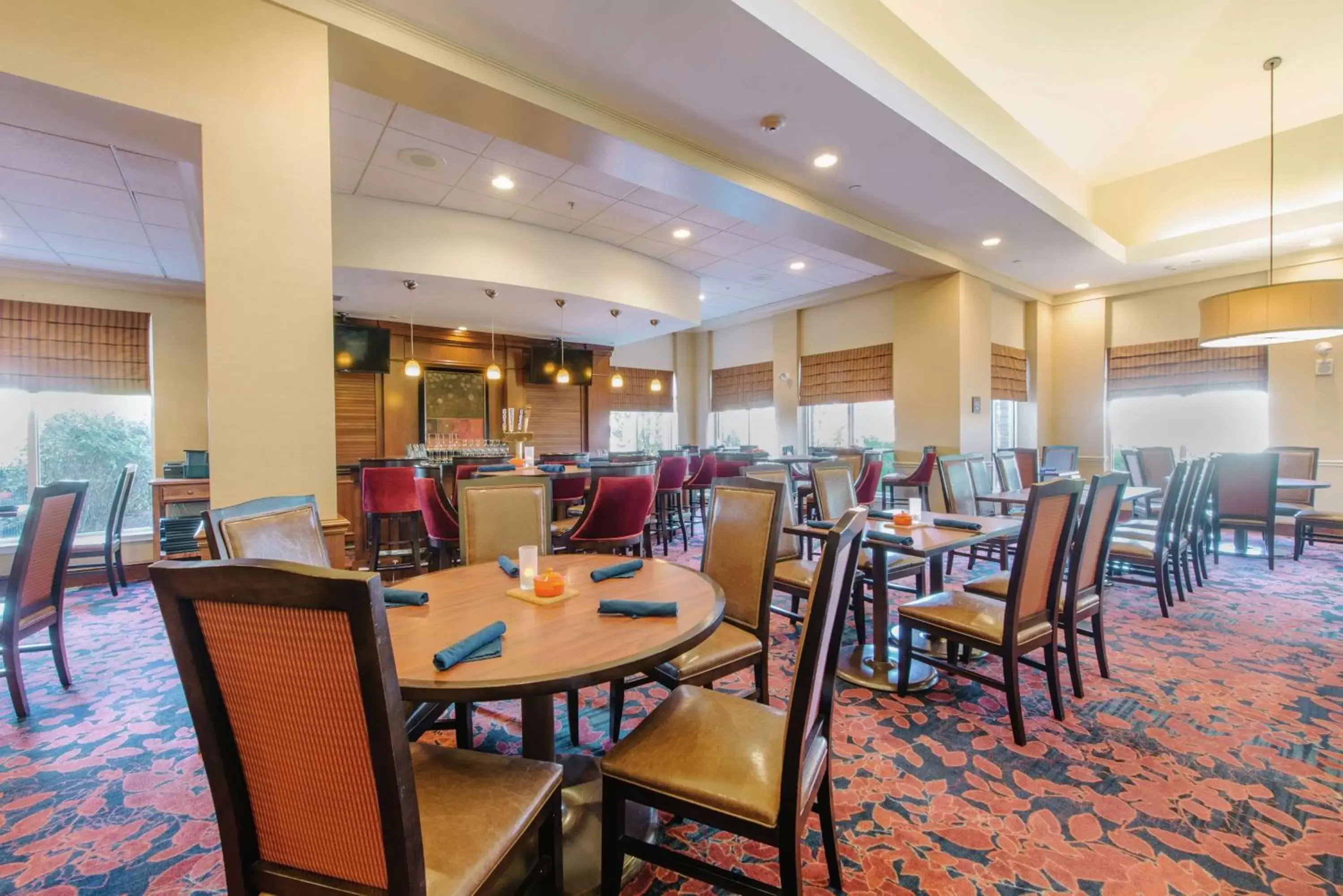 Lounge or bar, Restaurant/Places to Eat in Hilton Garden Inn Manchester Downtown