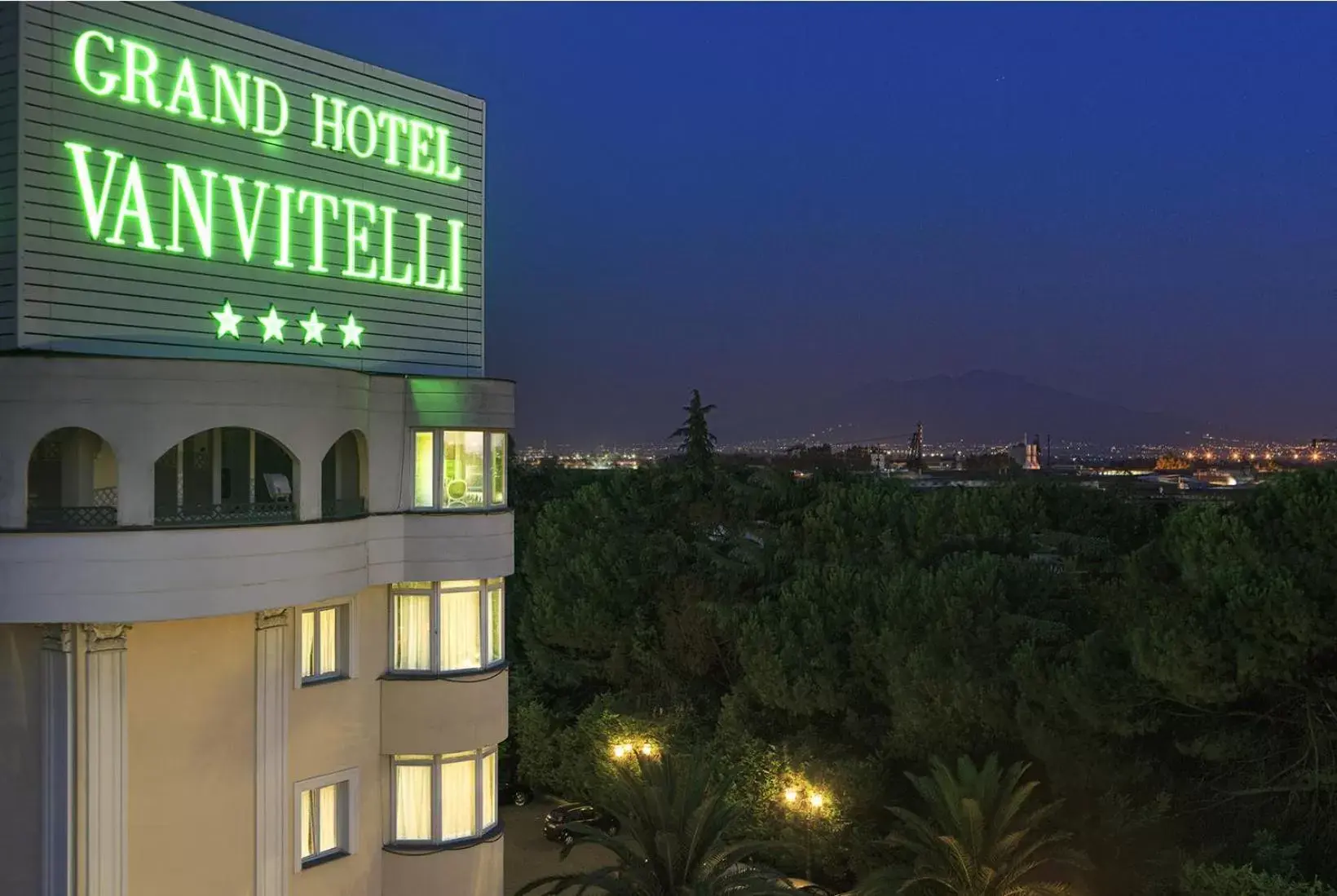 Night, Property Building in Grand Hotel Vanvitelli