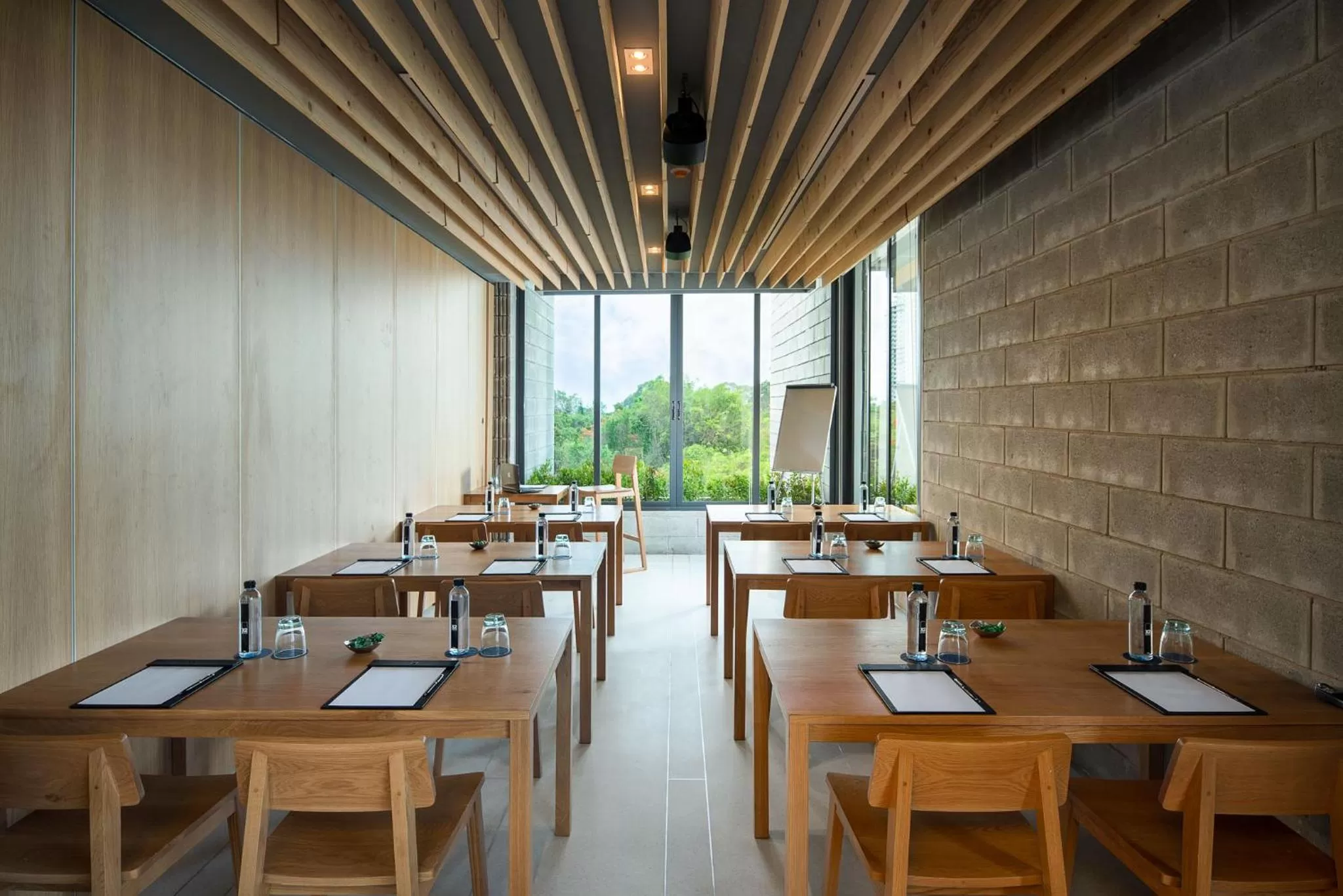 Meeting/conference room in Cross Pattaya Oceanphere - formerly X2 Pattaya Oceanphere