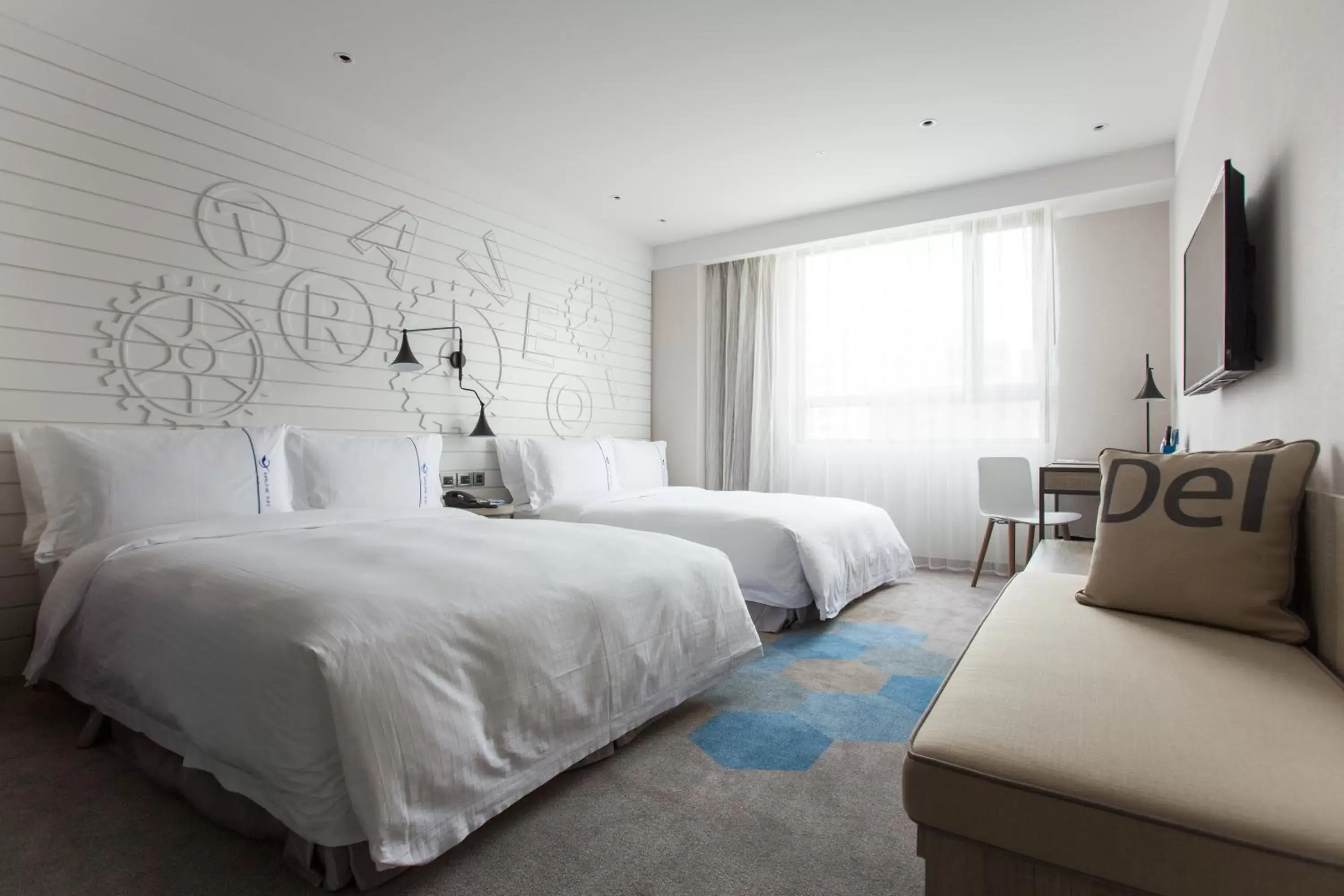 Photo of the whole room, Bed in Airline Inn - Kaohsiung Station