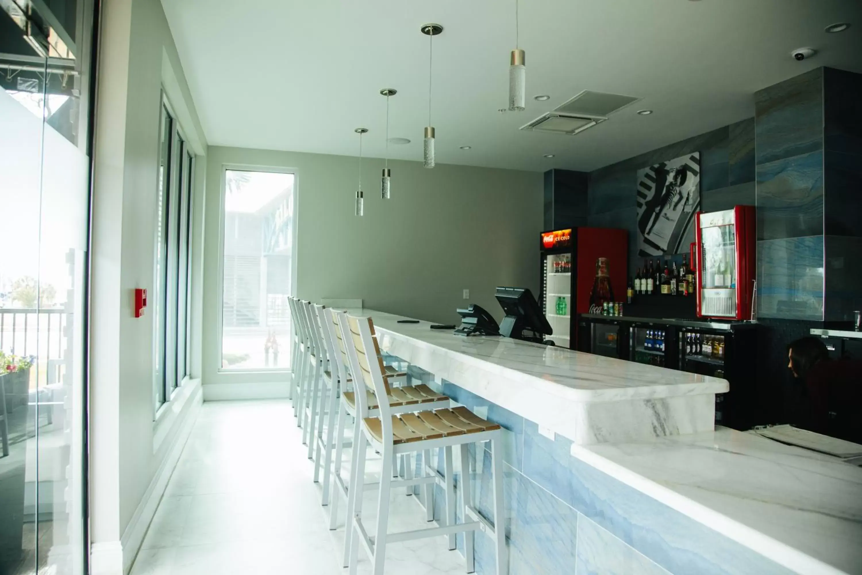 Lounge or bar, Kitchen/Kitchenette in Hotel Legends