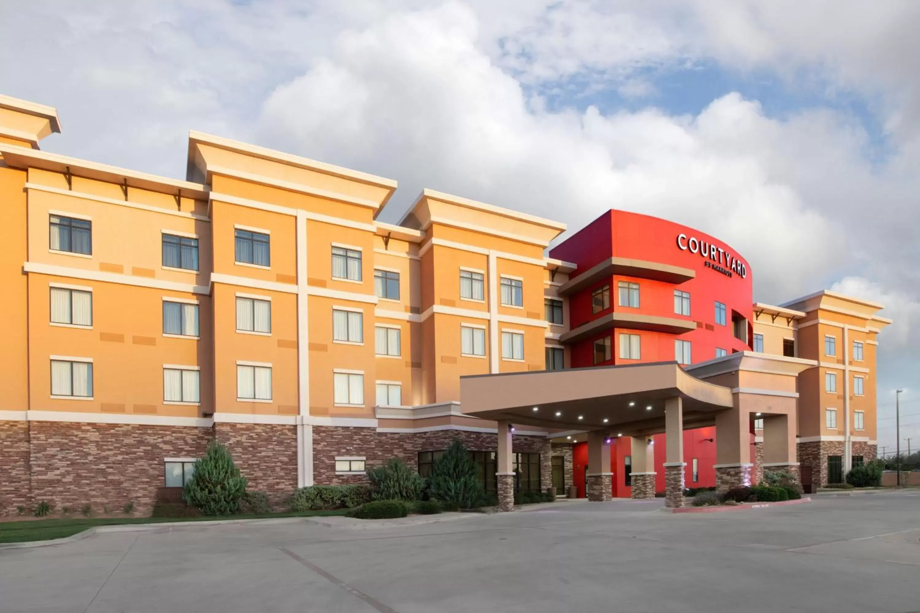 Property Building in Courtyard by Marriott Lubbock Downtown/University Area