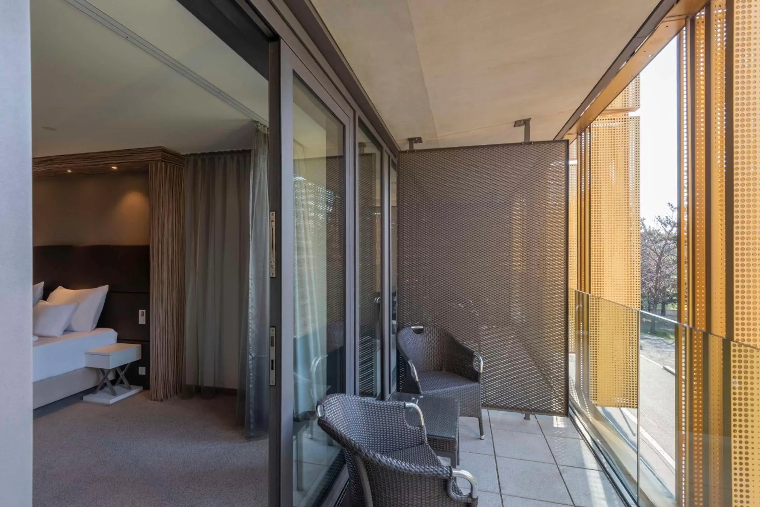 Deluxe King Room with Balcony in Doubletree by Hilton Vienna Schonbrunn Deluxe King Room with Balcony in Doubletree by Hilton Vienna Schonbrunn