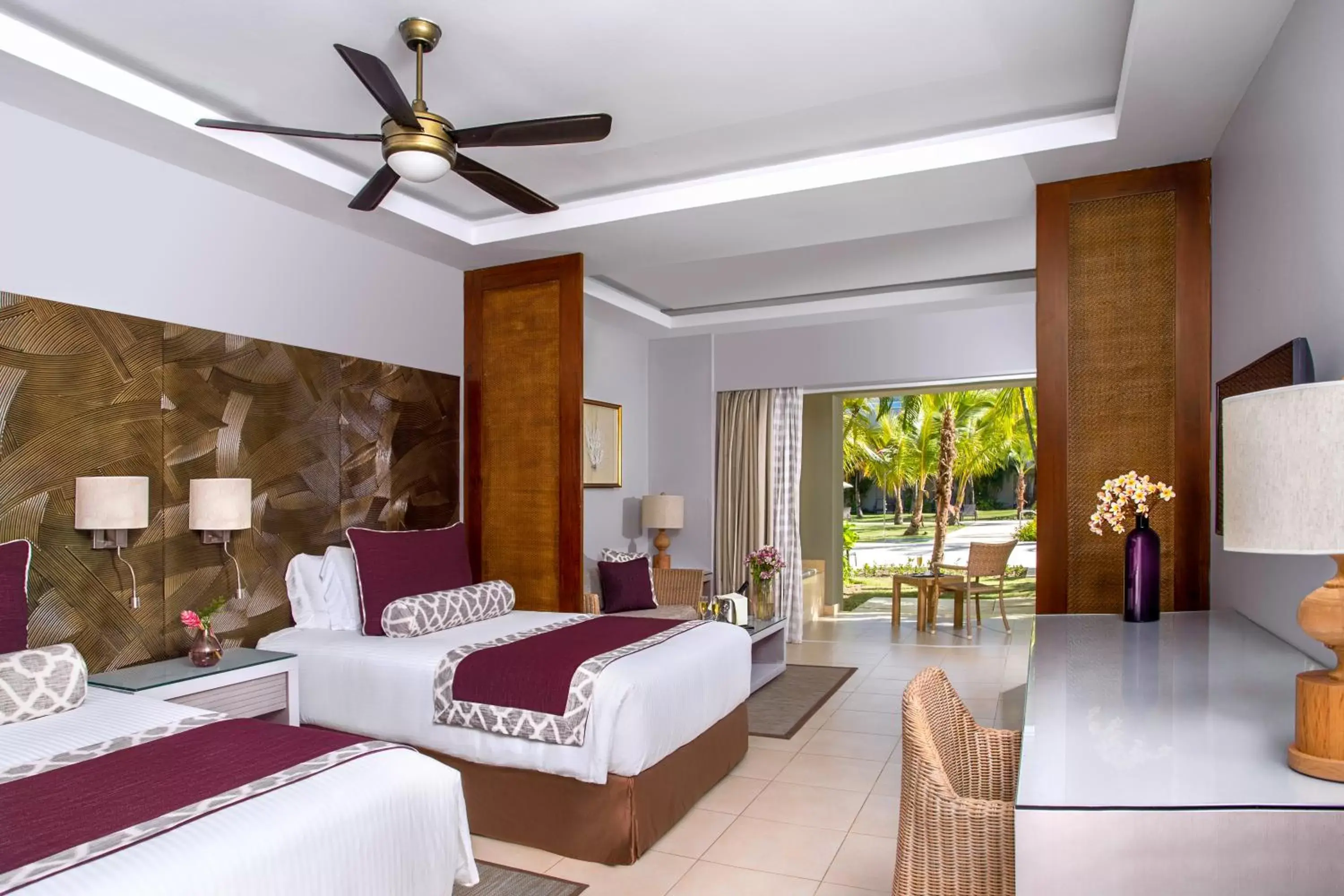 Bed in Dreams Royal Beach Punta Cana - All Inclusive Bed in Dreams Royal Beach Punta Cana - All Inclusive