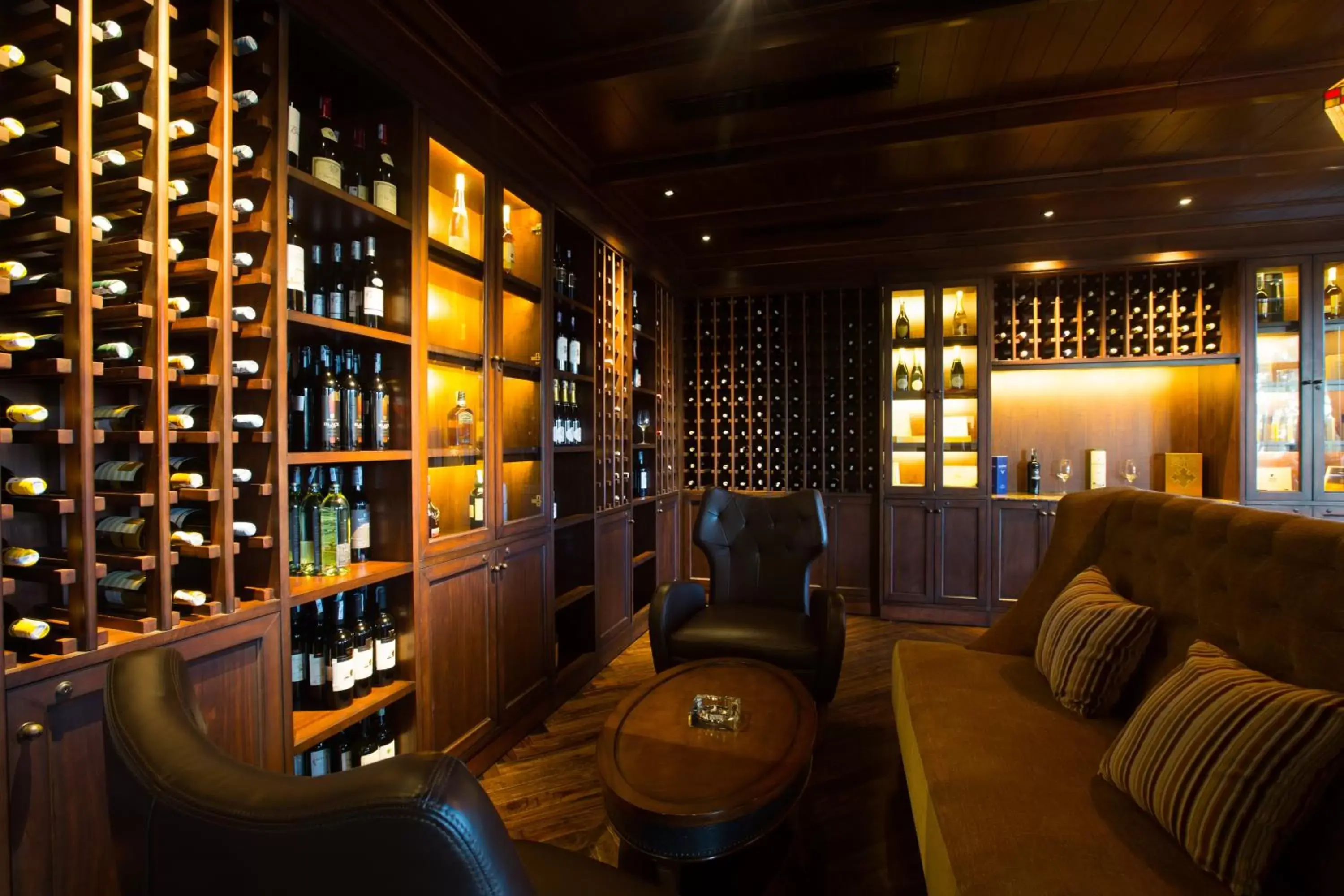 Lounge or bar, Seating Area in Salinda Resort Phu Quoc - Sparkling Wine Breakfast