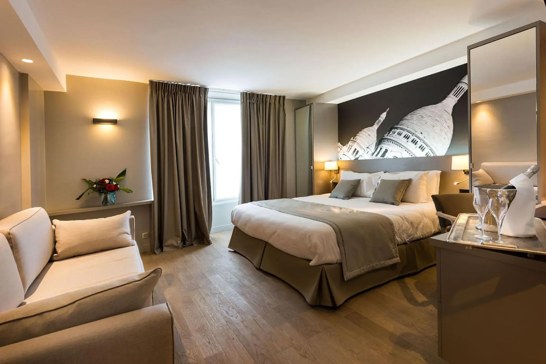 Bedroom in Midnight Hotel Paris