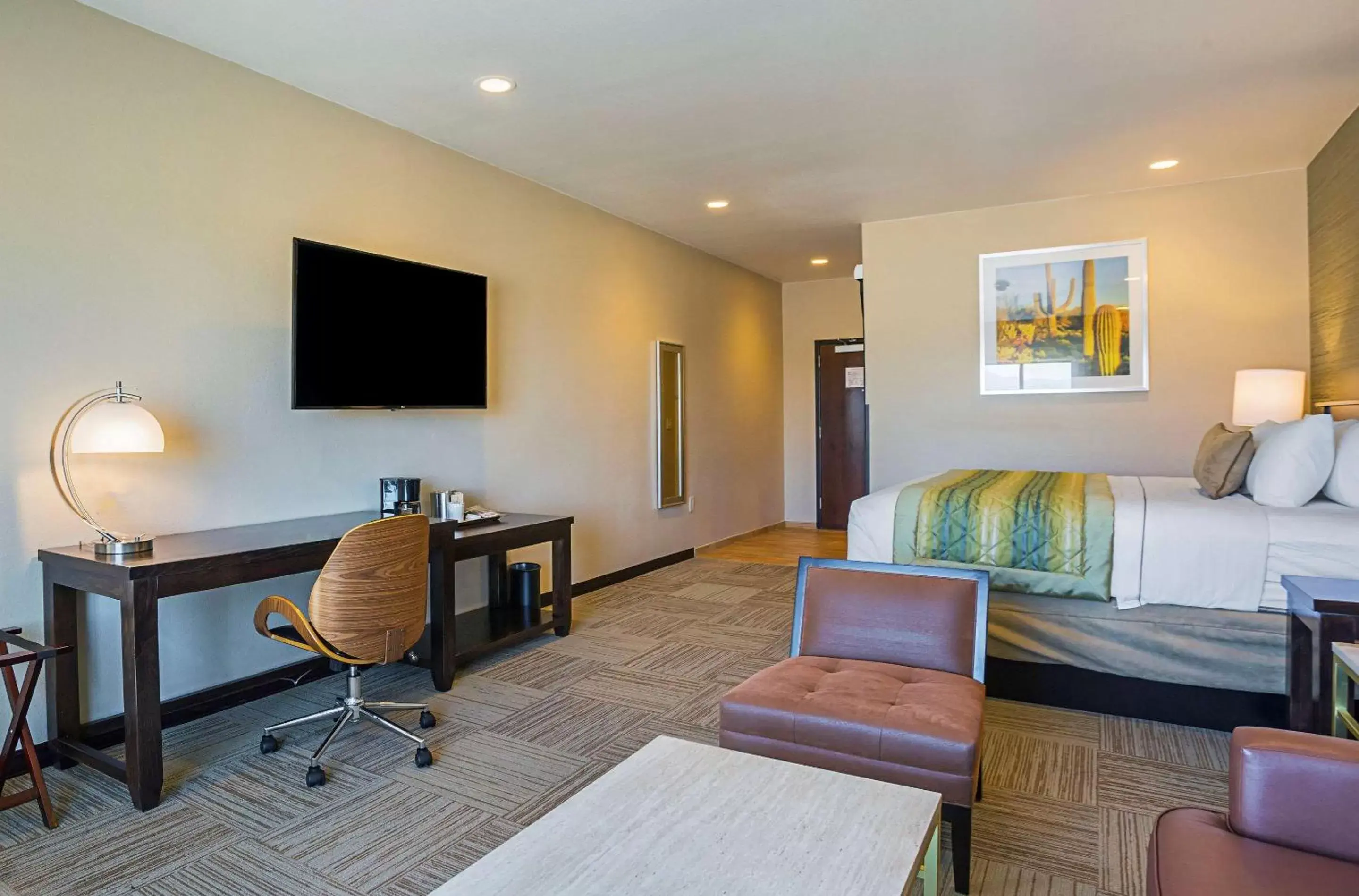 Bed, Seating Area in The Hotel at Sunland Park Casino El Paso, Ascend Hotel Collection