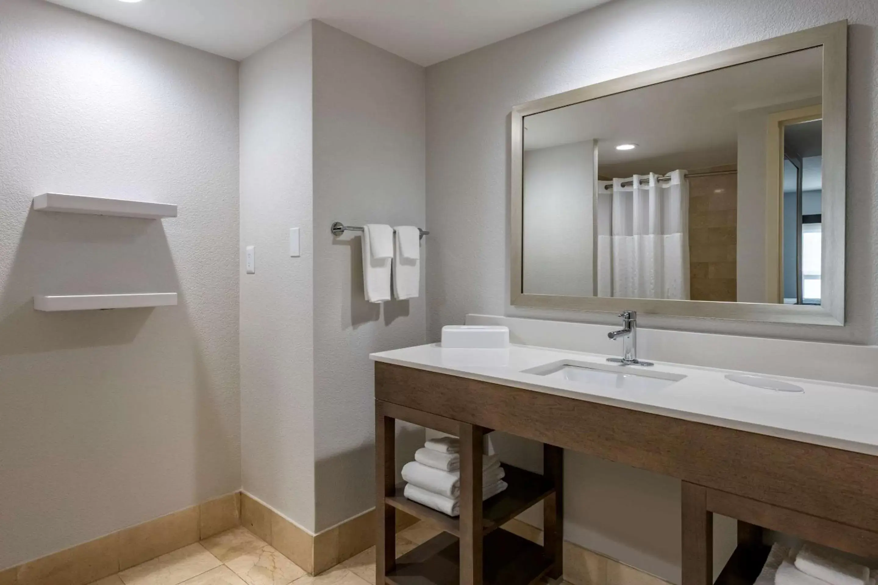 Bathroom in Comfort Inn & Suites Downtown Brickell-Port of Miami