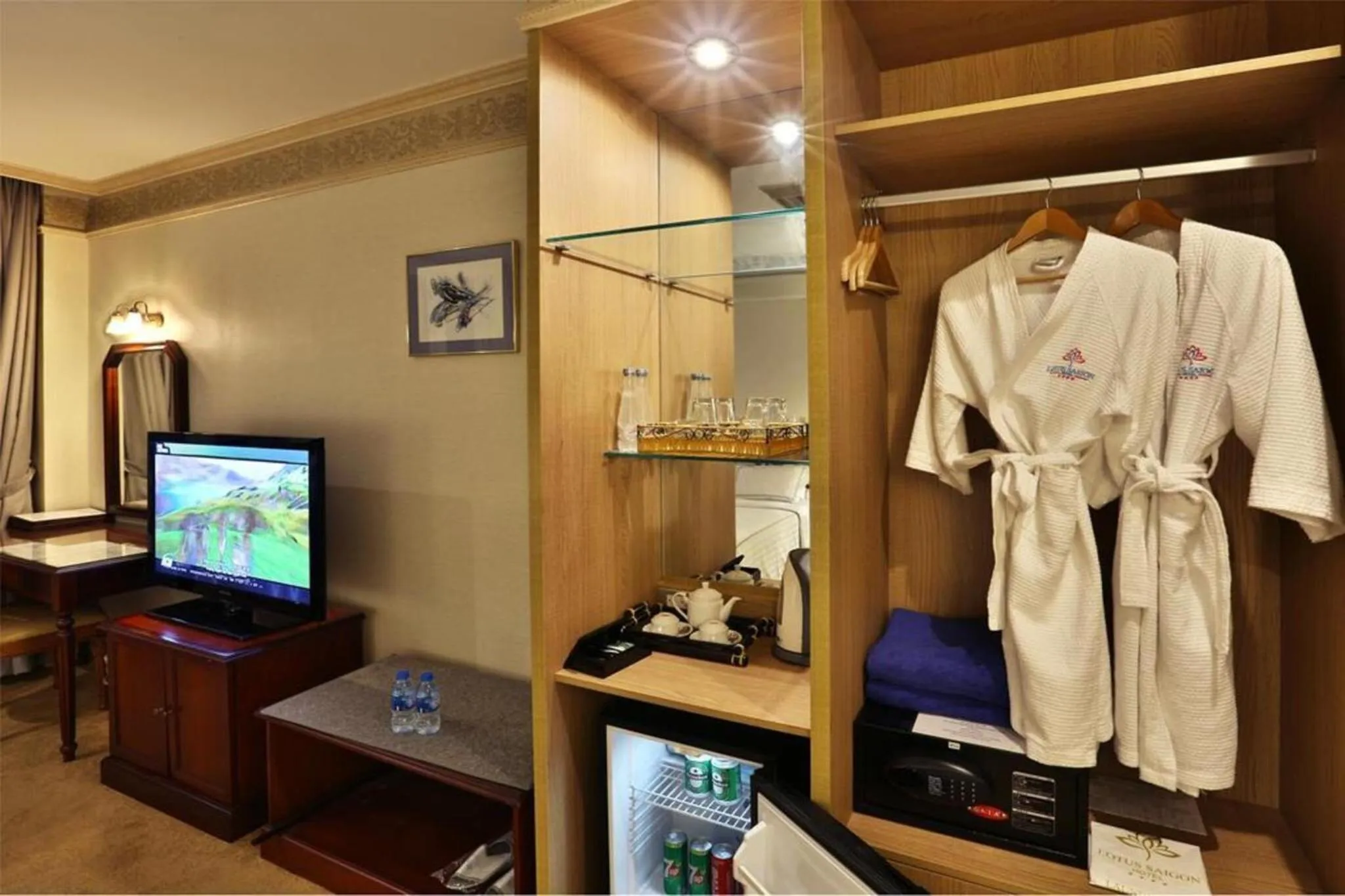 oven in Lotus Saigon Hotel