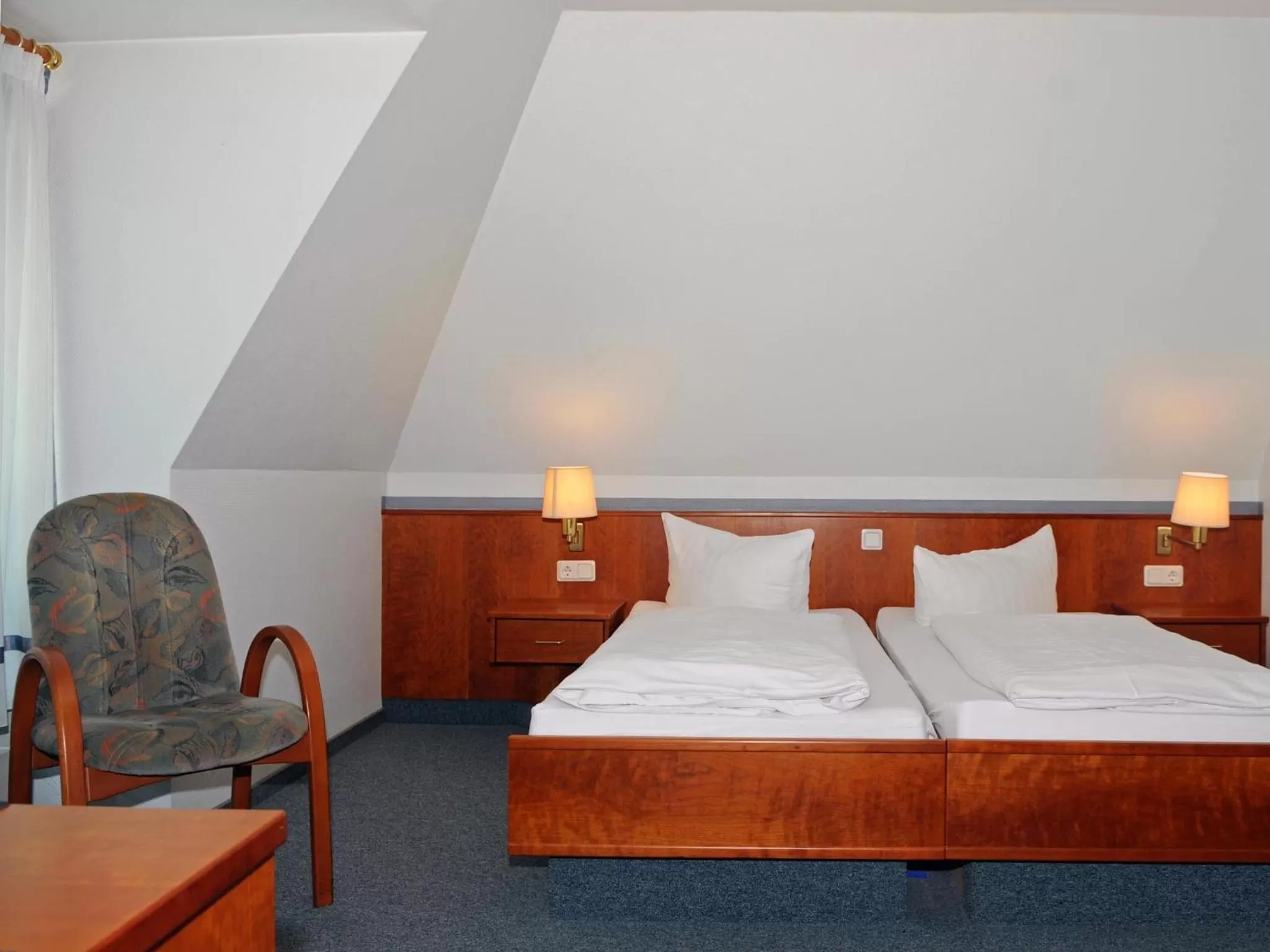 Photo of the whole room, Bed in Hotel-Restaurant Thomsen