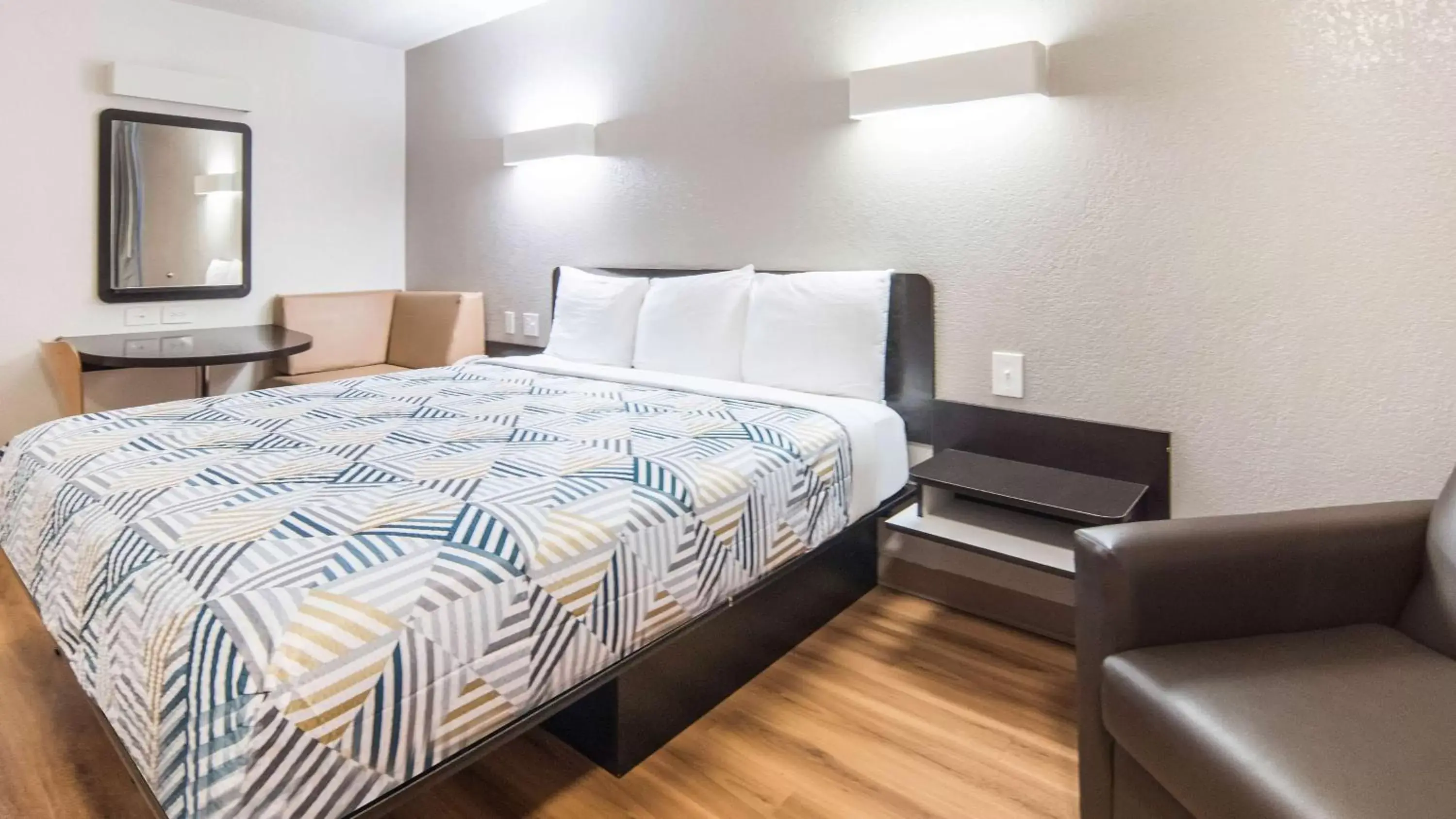 Bedroom, Bed in Motel 6-Addison, TX - Dallas Bedroom, Bed in Motel 6-Addison, TX - Dallas