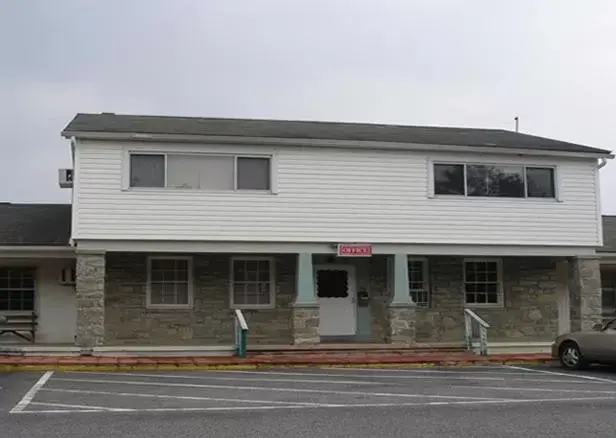 Property Building in Red Carpet Inn & Suites Morgantown