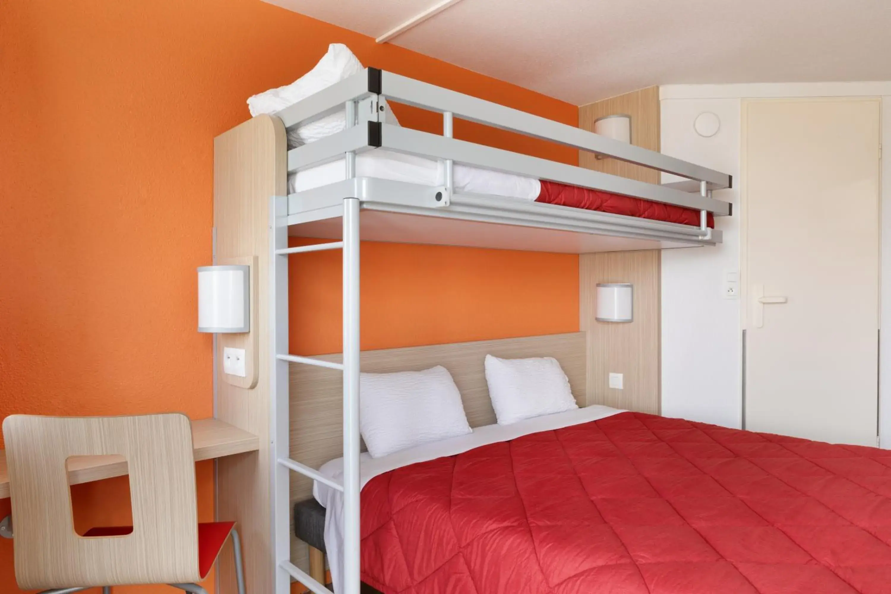 Photo of the whole room, Bunk Bed in Première Classe Châlons-en-Champagne