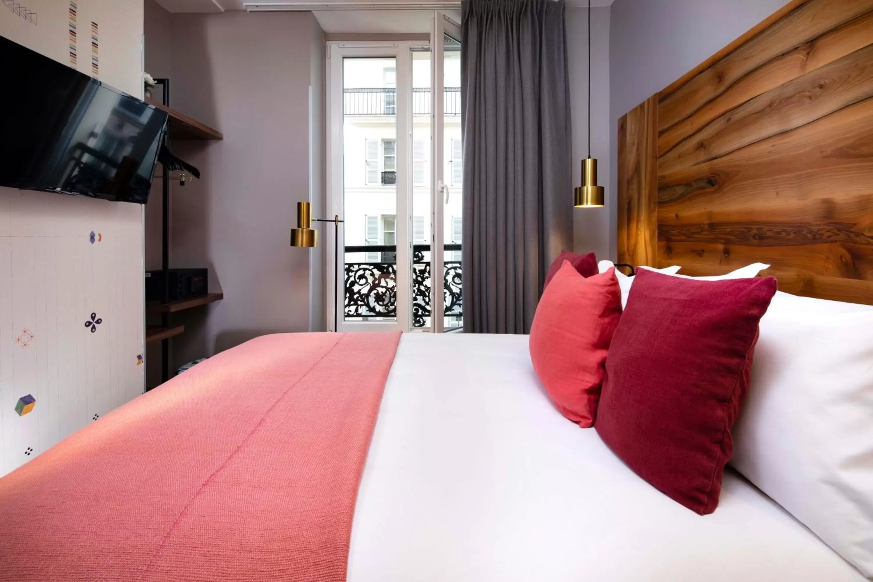 Bed in Hôtel Maxim Folies
