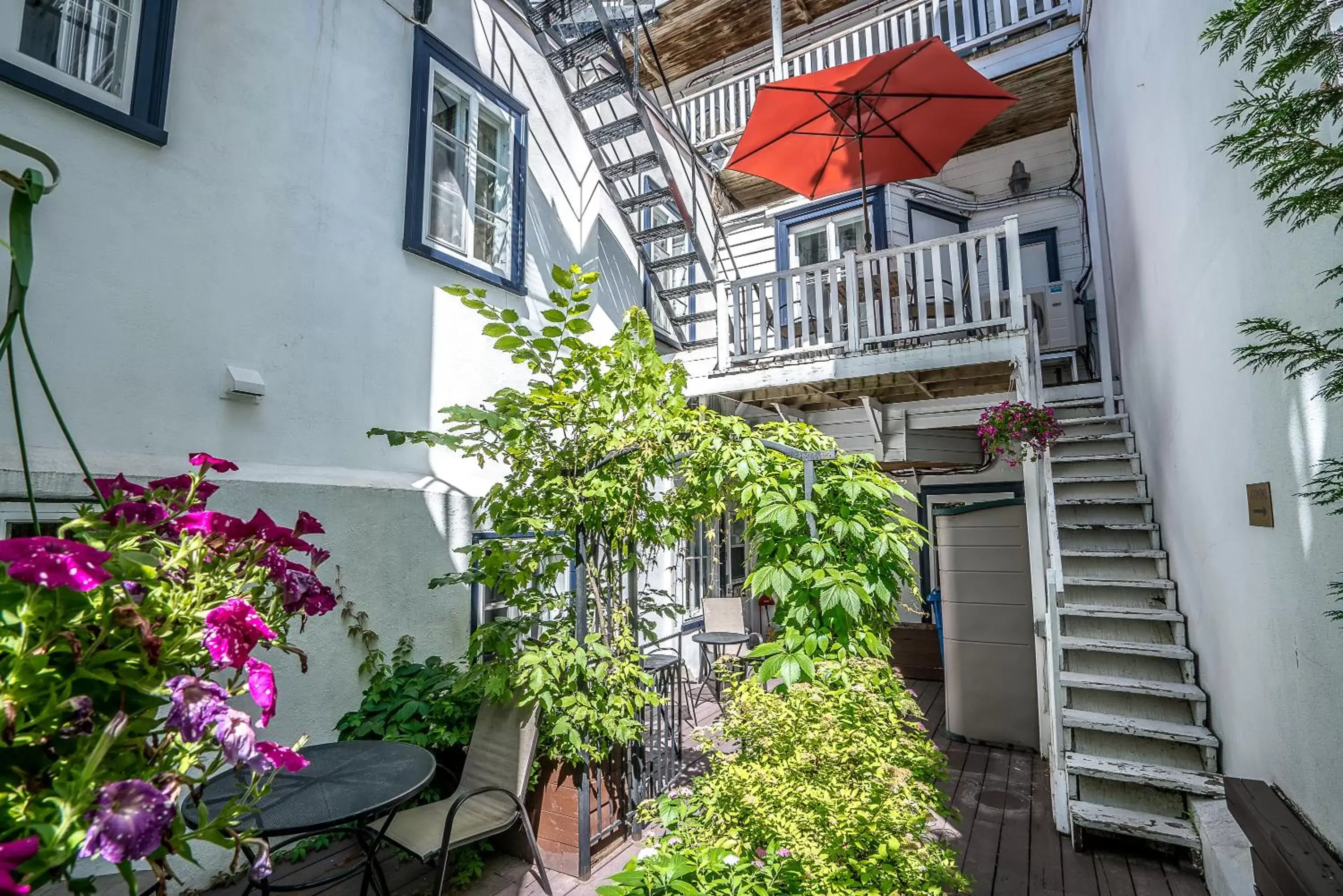 Garden, Property Building in Manoir Sur le Cap