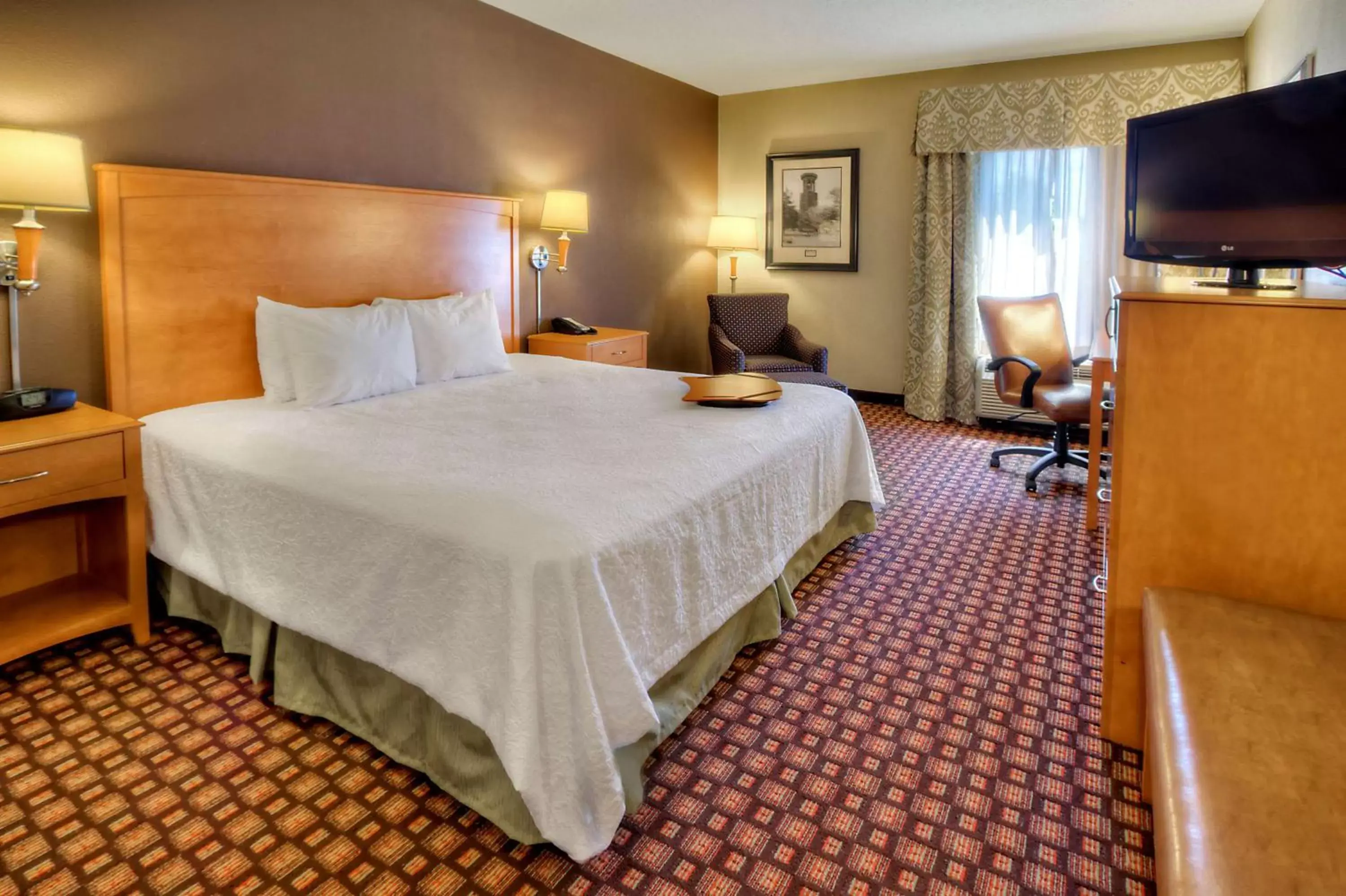 Bed in Hampton Inn & Suites Nashville-Vanderbilt-Elliston Place