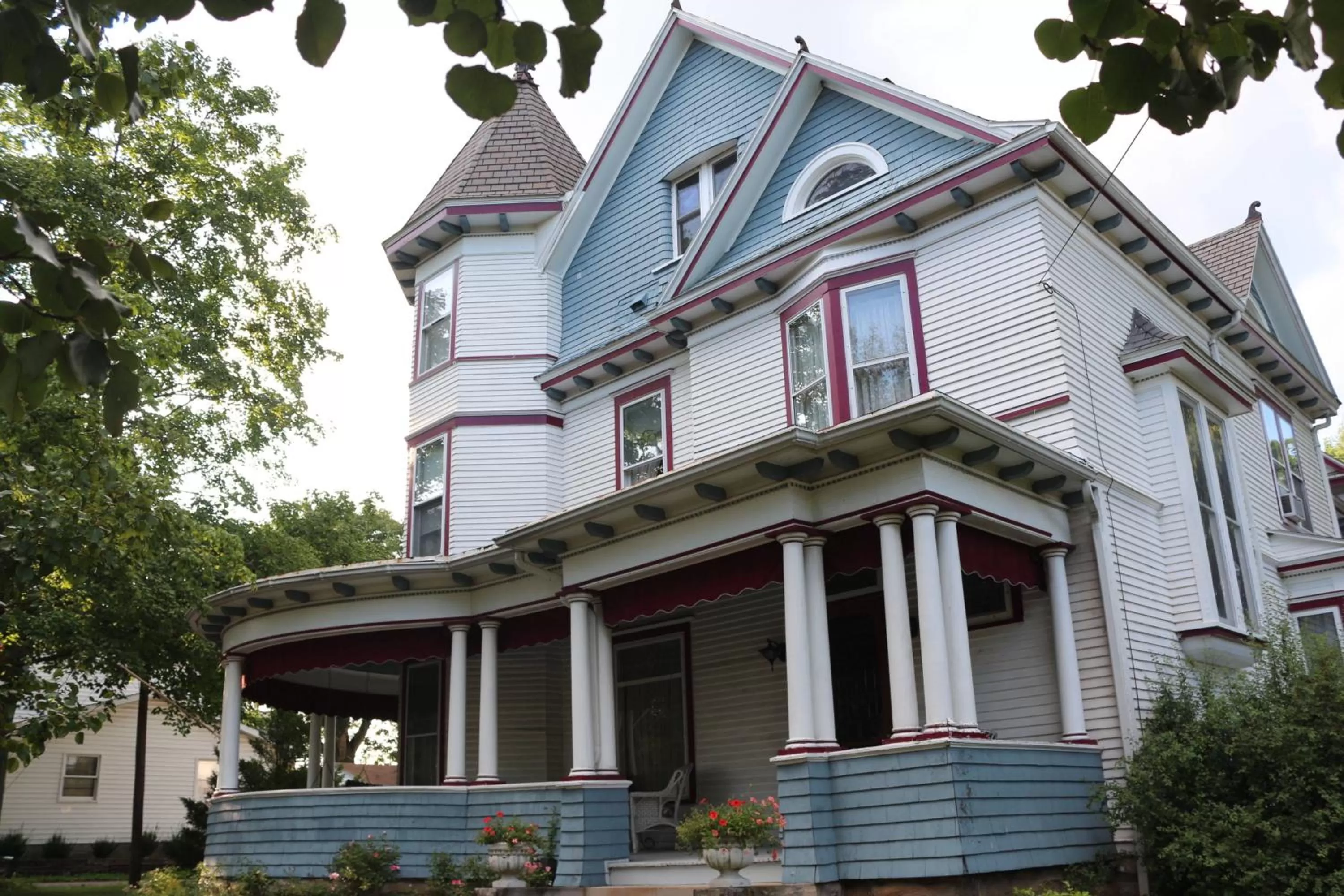 Property Building in Rose Heart Inn