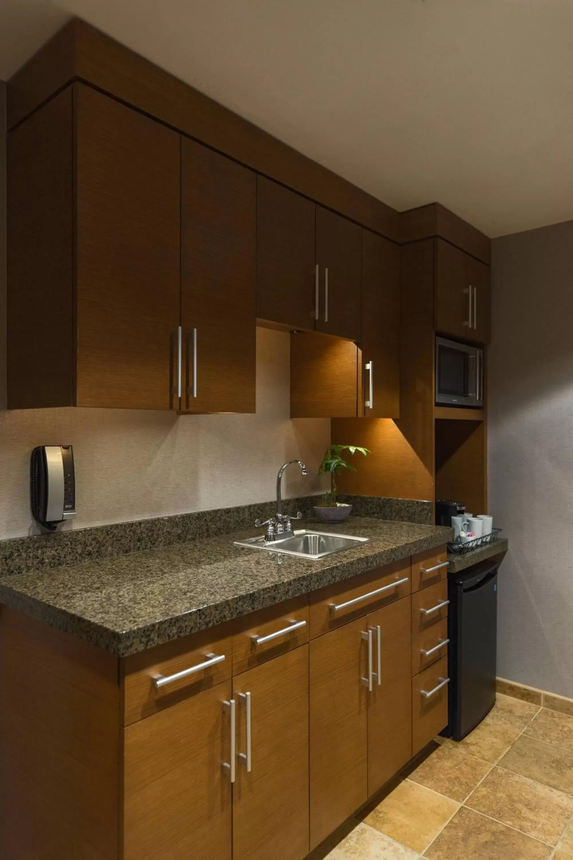 Kitchen or kitchenette, Kitchen/Kitchenette in Renaissance Schaumburg Convention Center Hotel