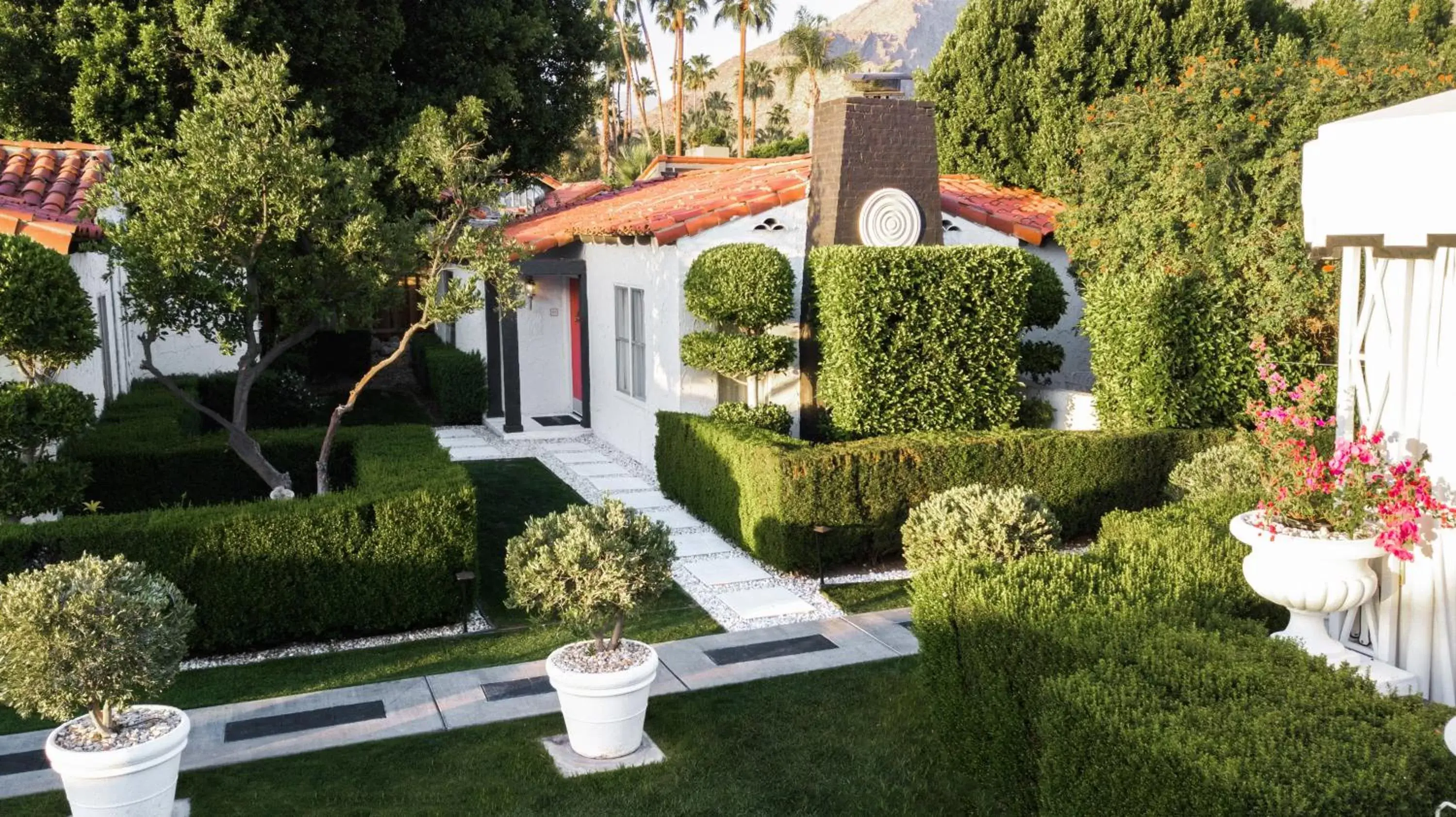 Garden, Property Building in Avalon Hotel and Bungalows Palm Springs