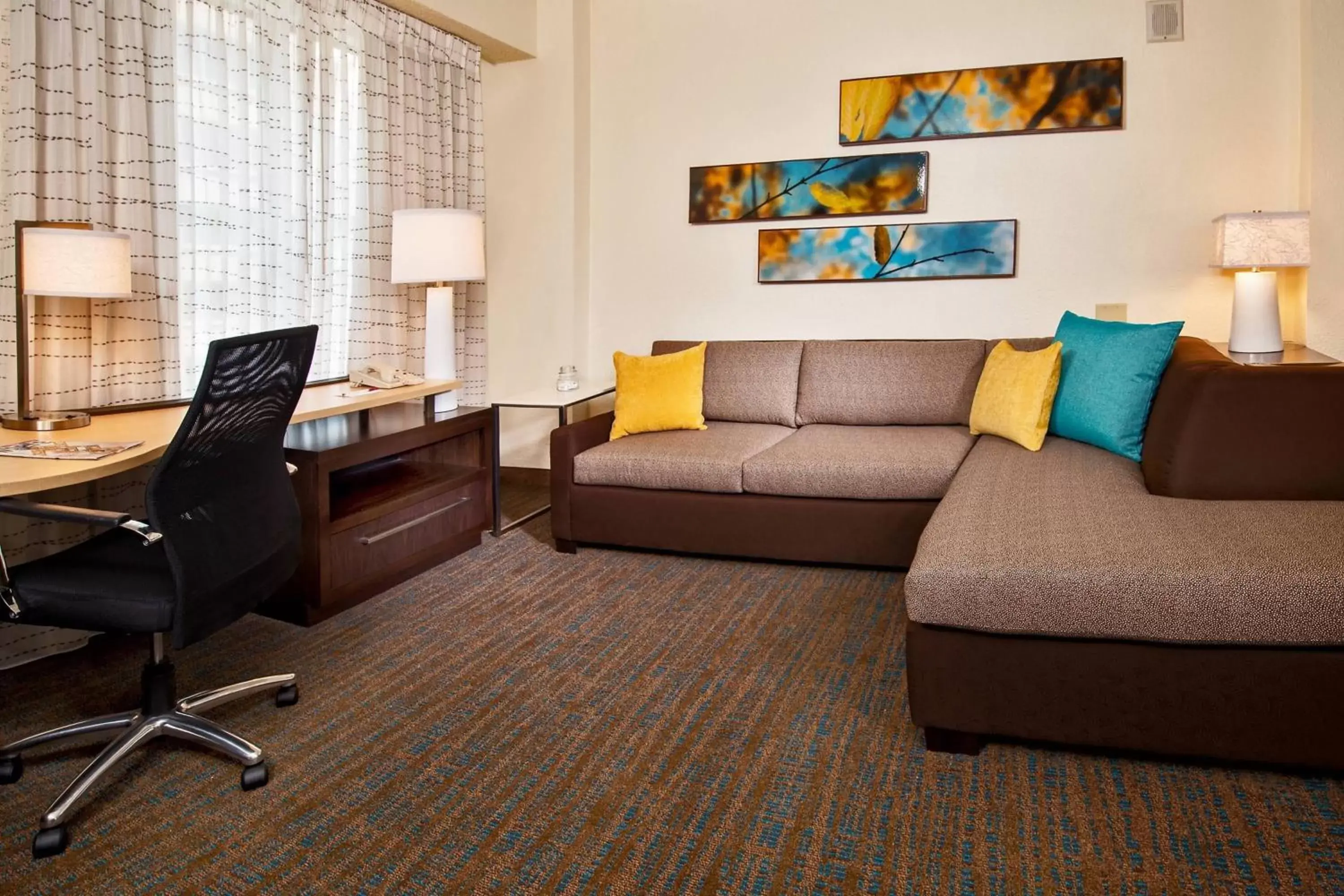 Living room, Seating Area in Residence Inn Washington, DC / Dupont Circle