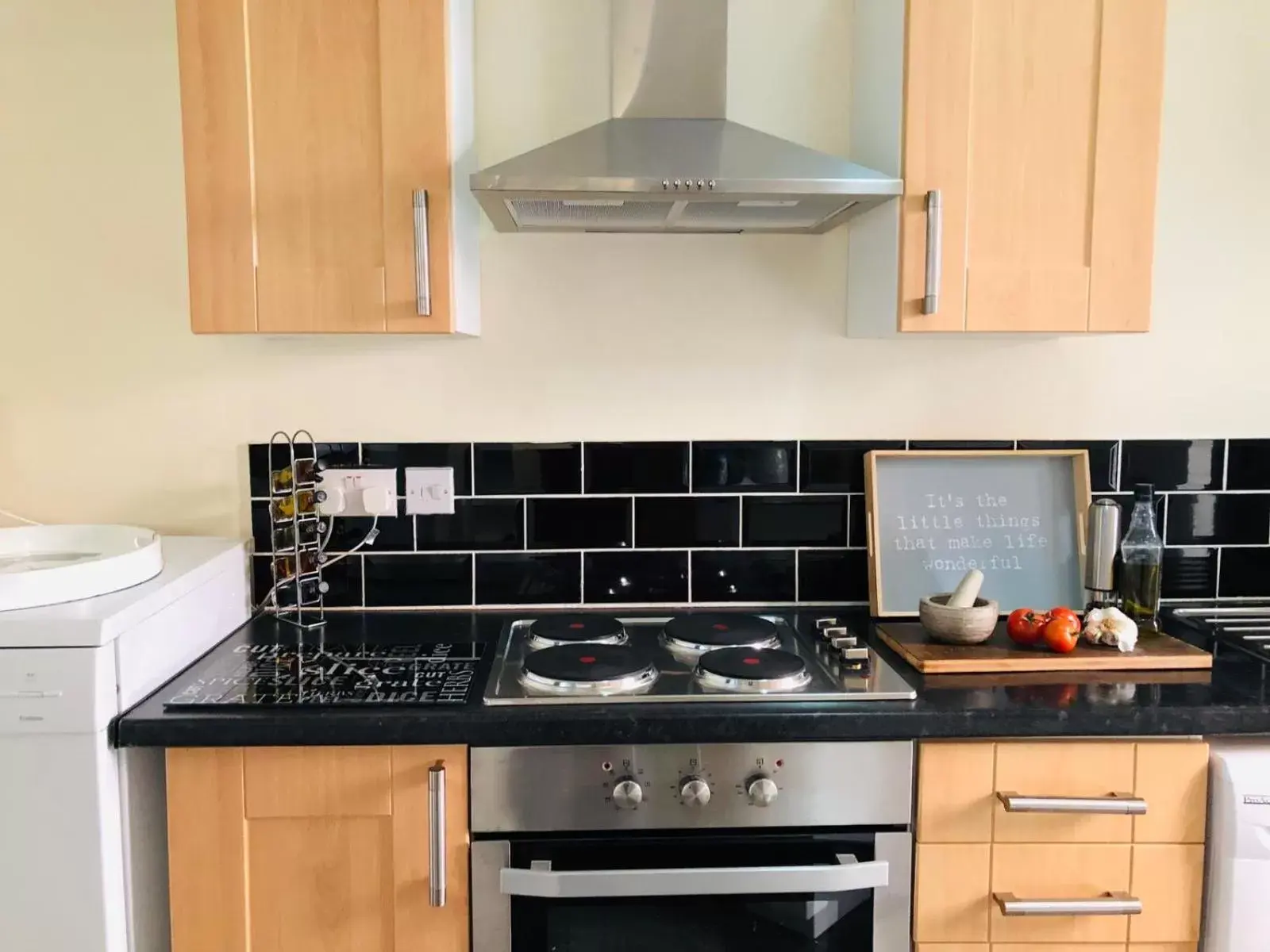 Kitchen/Kitchenette in The Winter Garden Suites