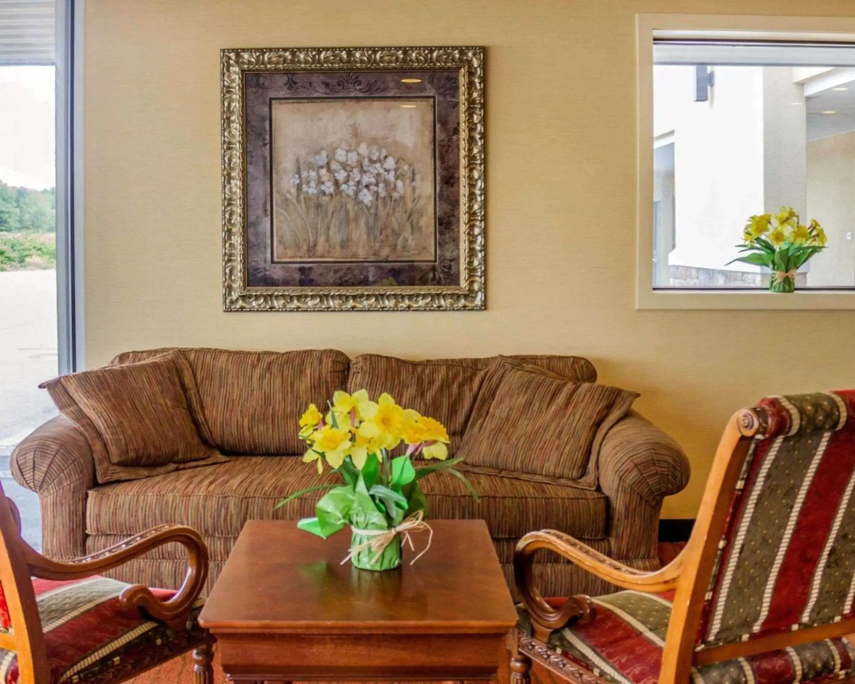 Lobby or reception, Seating Area in Quality Inn Waterbury