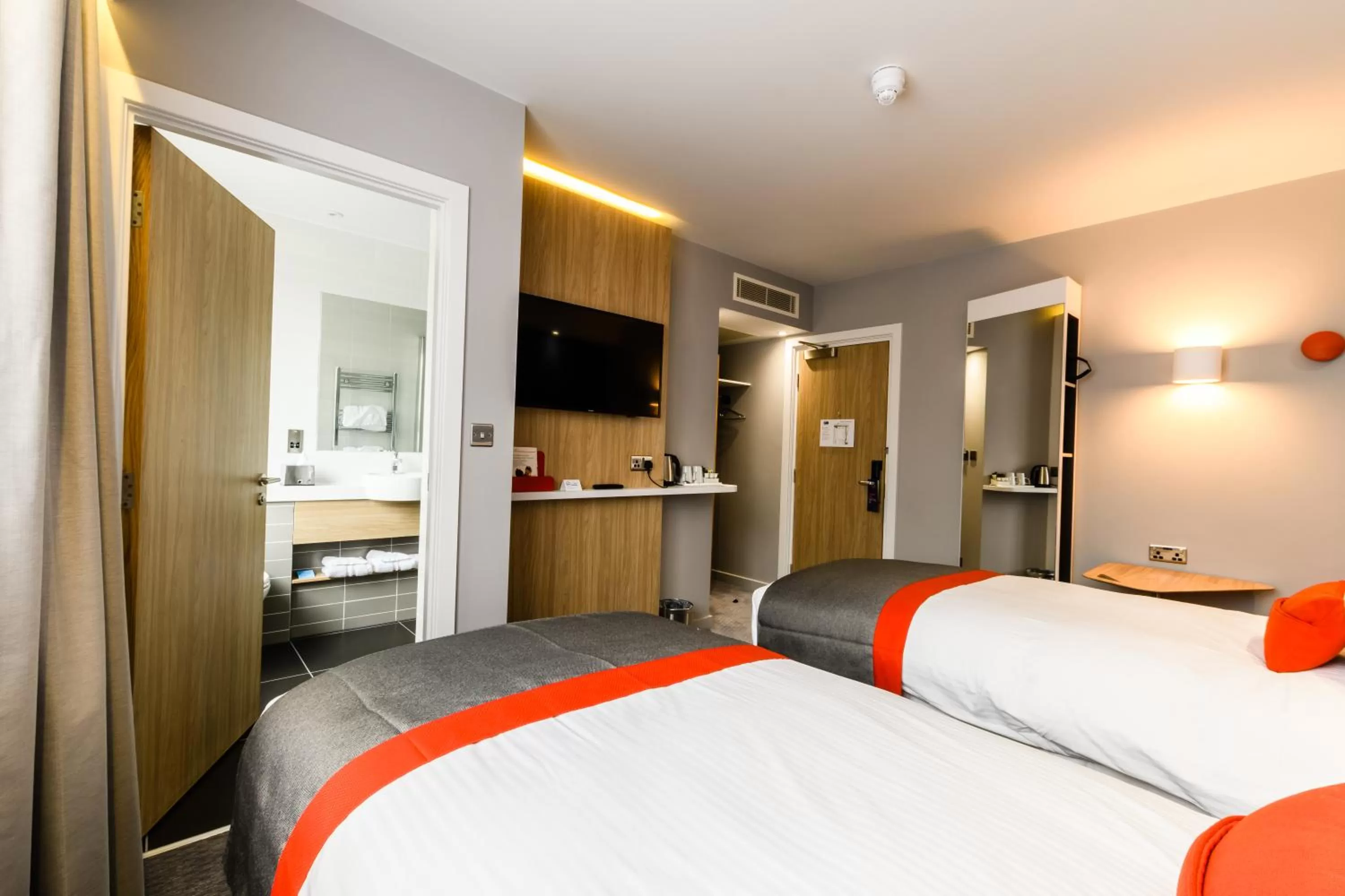 Bed in Holiday Inn Express - Wigan by IHG