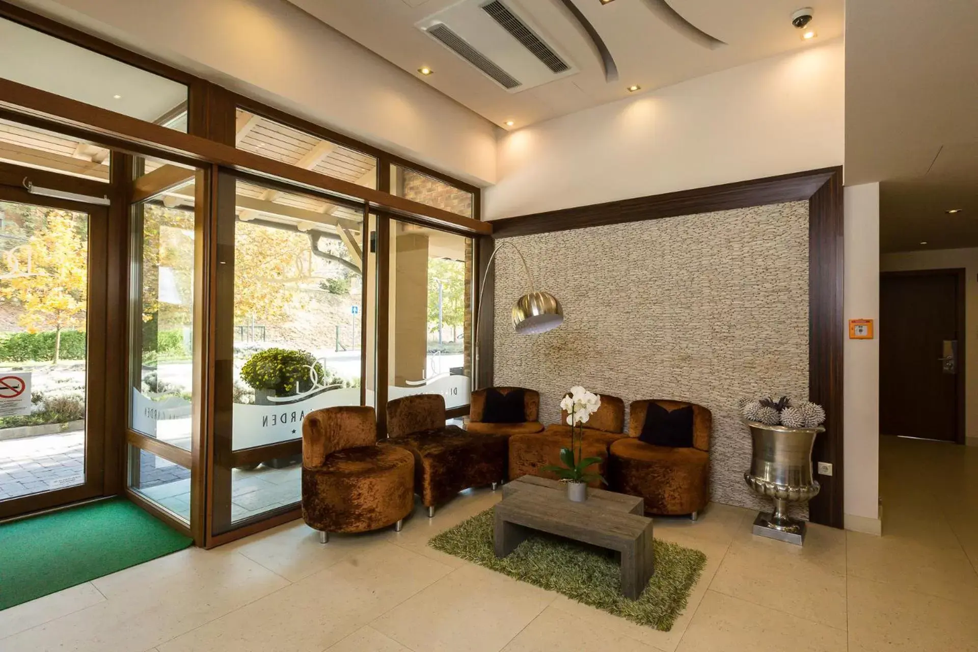 Lobby or reception in Duna Garden Hotel Lobby or reception in Duna Garden Hotel