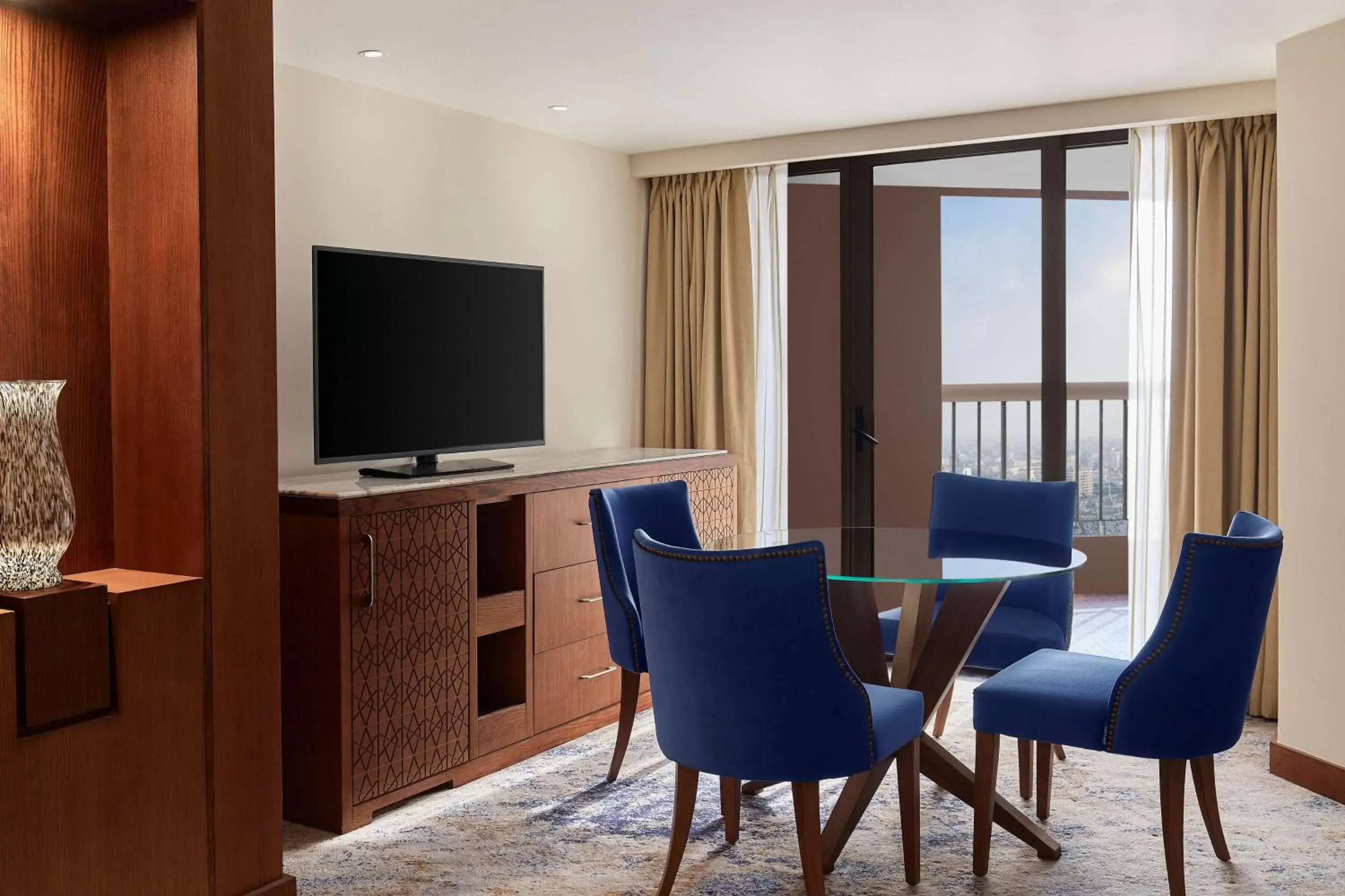 Living room, TV/Entertainment Center in Ramses Hilton Hotel & Casino