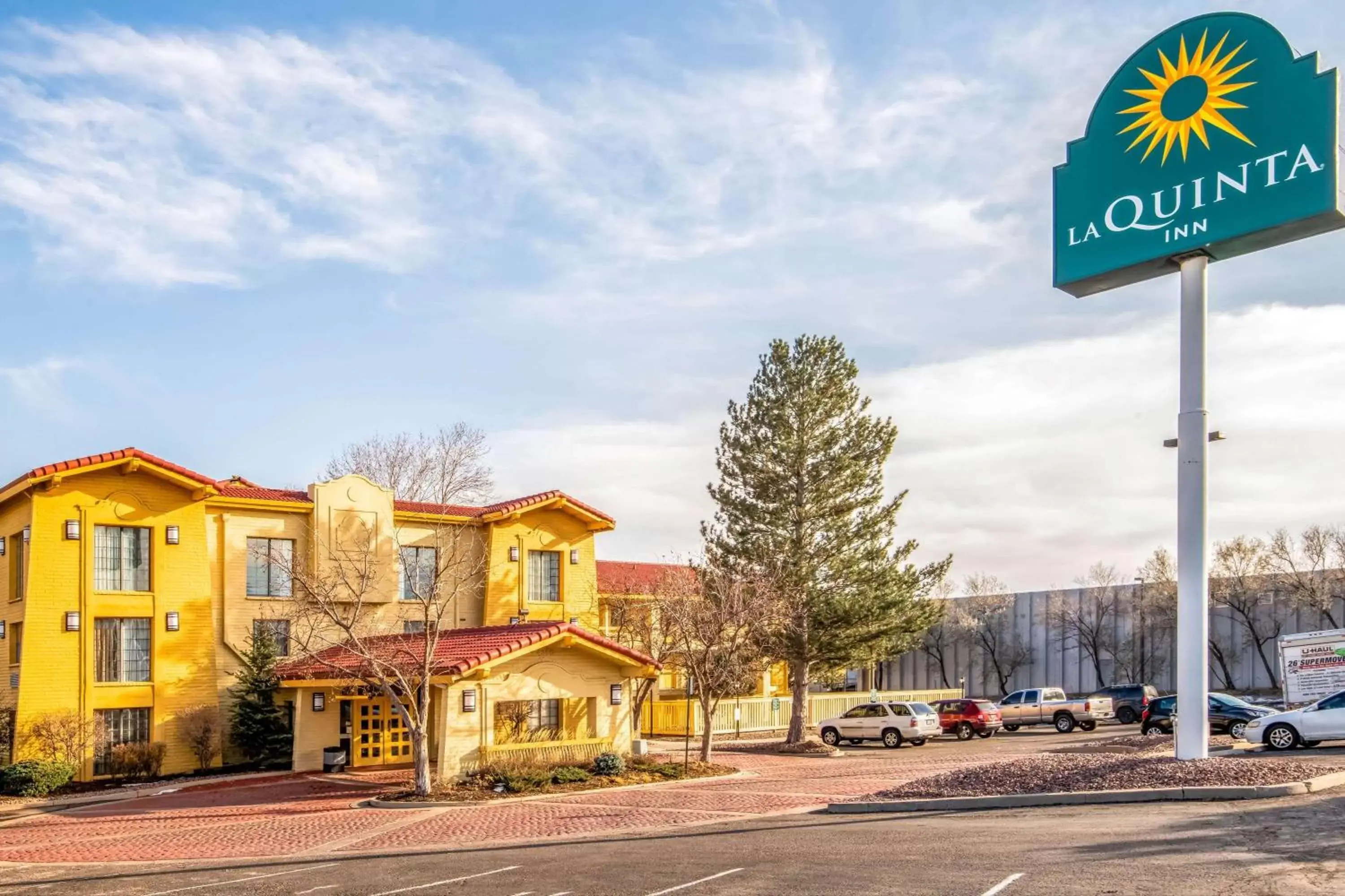 Property Building in La Quinta Inn by Wyndham Colorado Springs Garden of the Gods