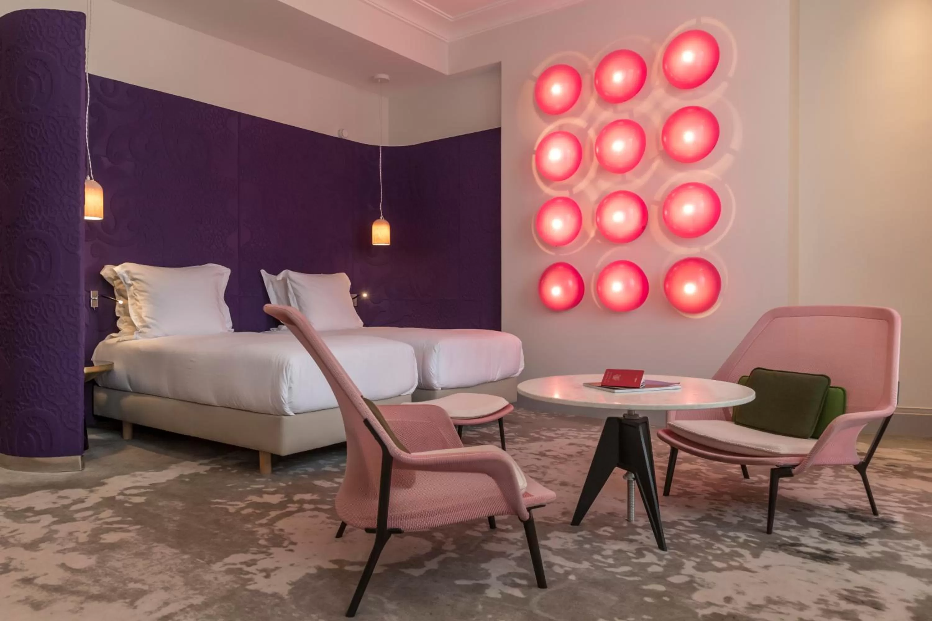 Bedroom, Bed in Yndo Hôtel