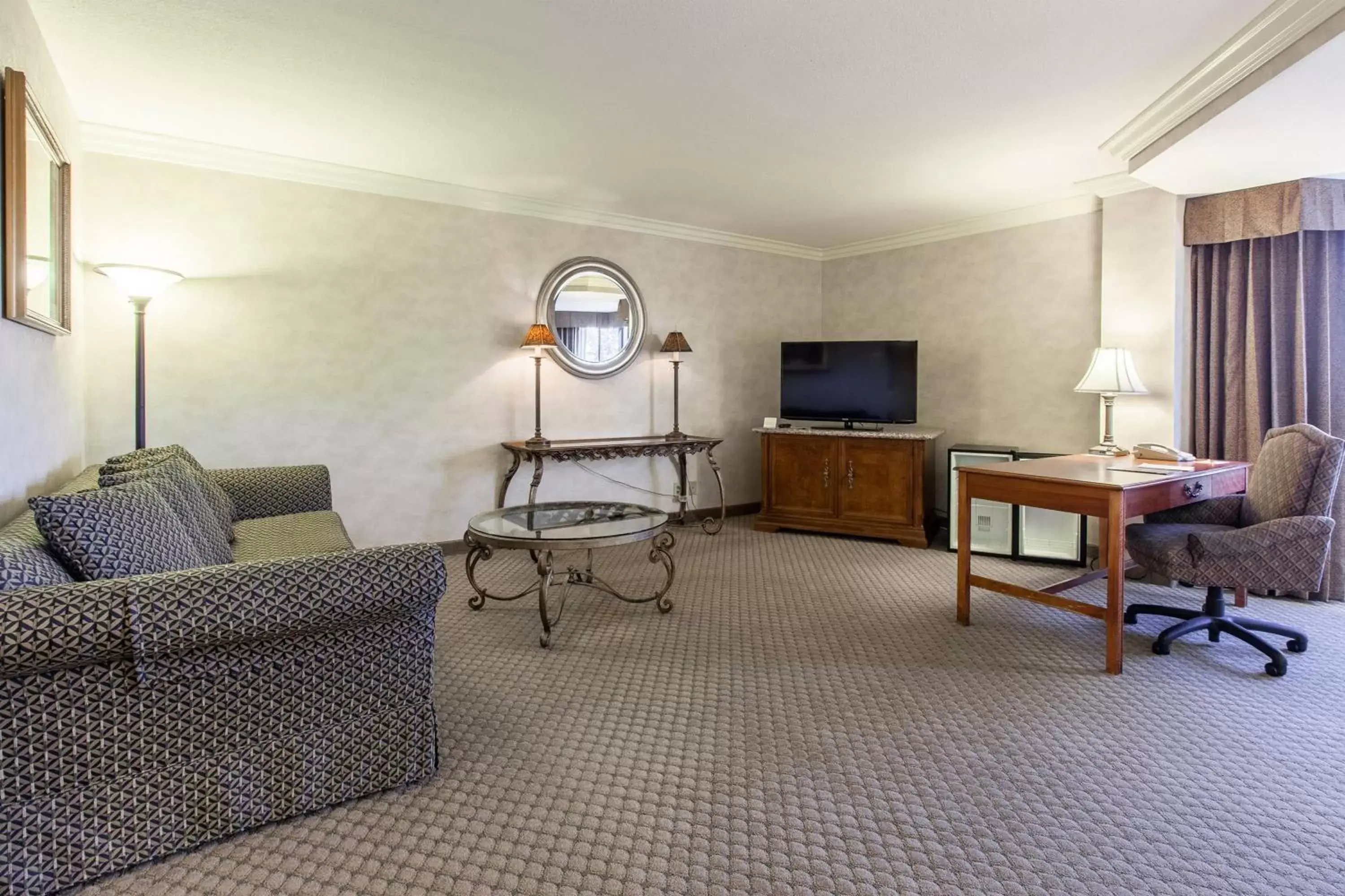 Living room, Seating Area in Sacramento Marriott Rancho Cordova