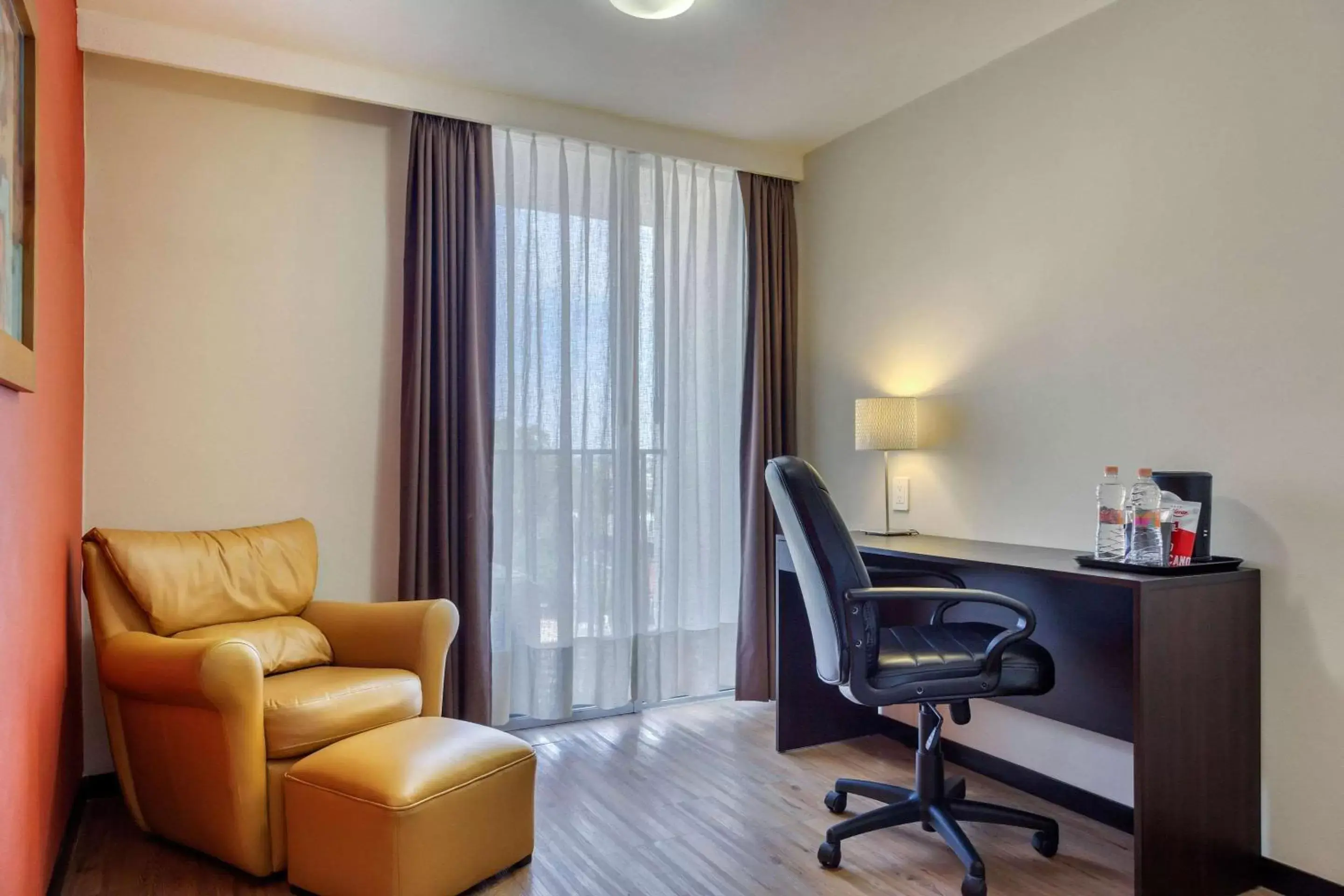 Bedroom, Seating Area in Comfort Inn San Luis Potosi