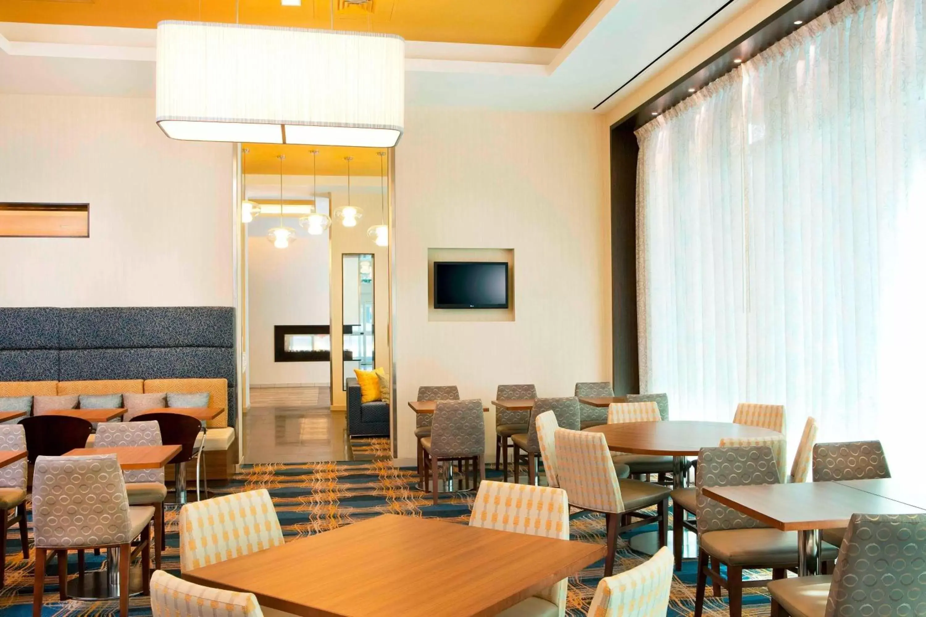 Restaurant/Places to Eat in Residence Inn by Marriott Boston Back Bay/Fenway