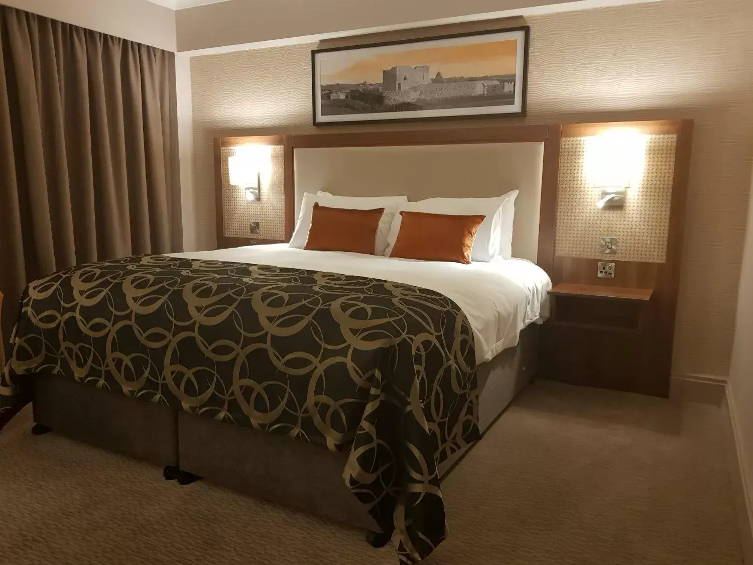 Bedroom, Bed in Clayton Hotel Silver Springs