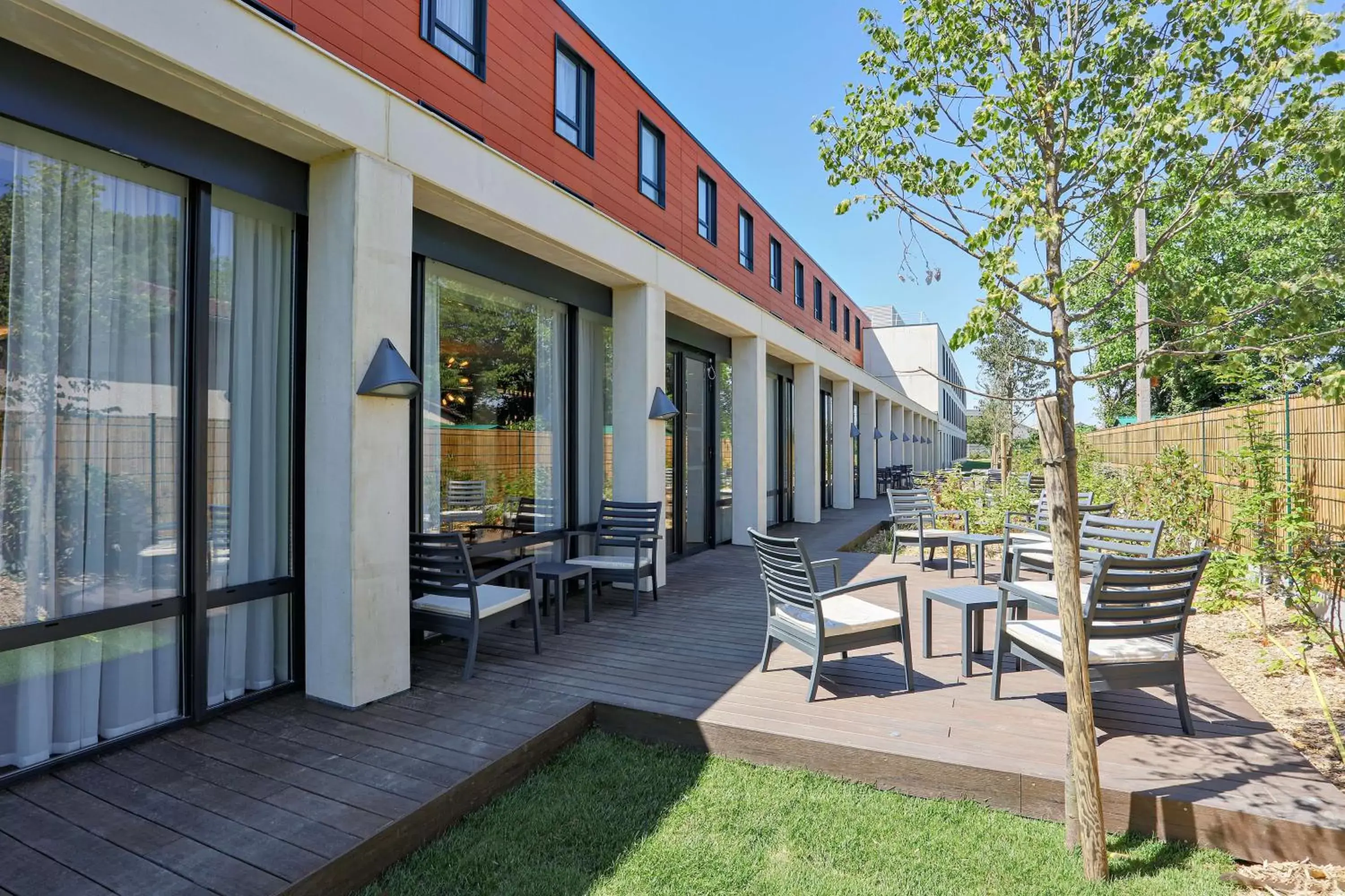 Patio in Hampton By Hilton Toulouse Airport