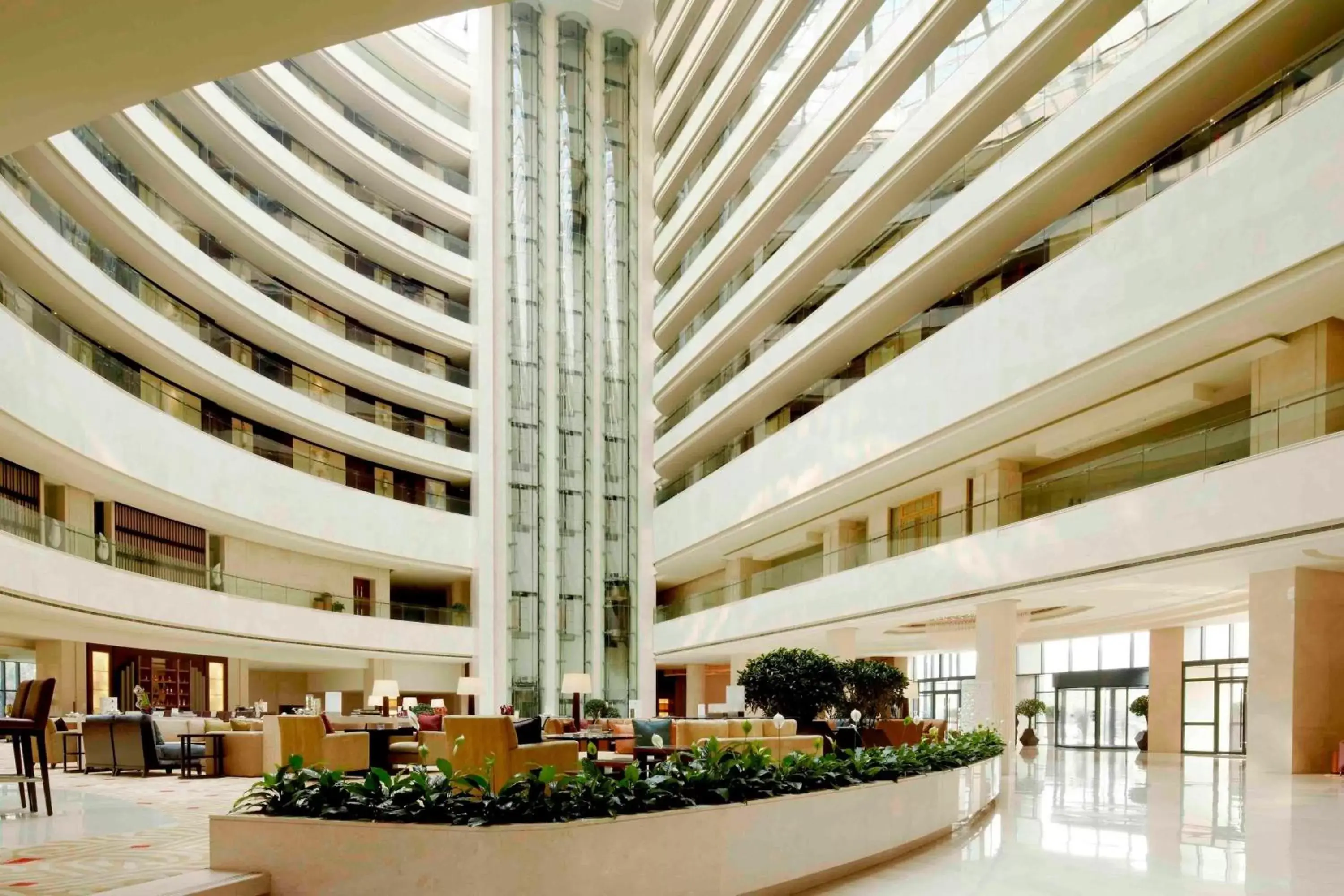 Lobby or reception in Renaissance Tianjin Lakeview Hotel