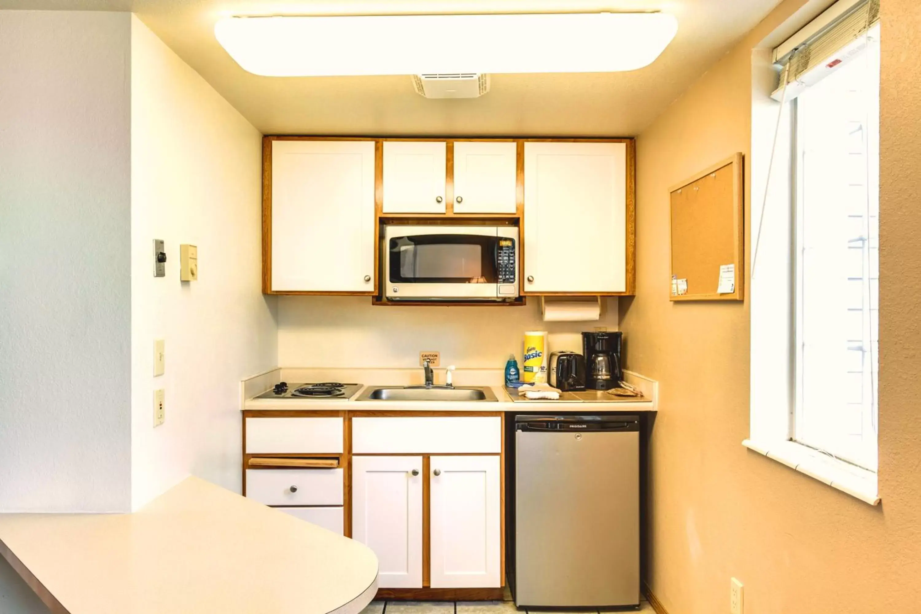 Kitchen or kitchenette, Kitchen/Kitchenette in Turning Leaf Townhome Suites