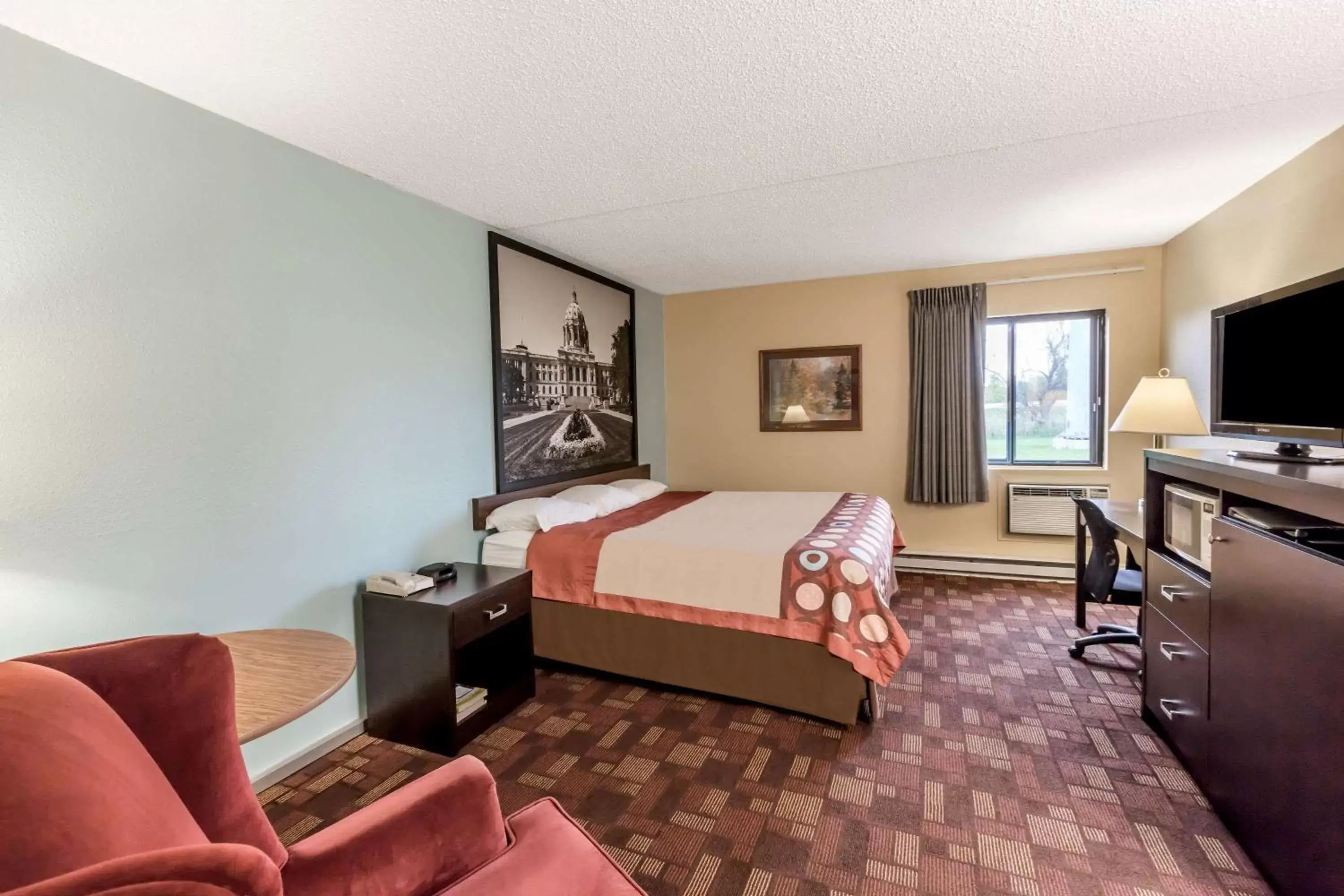 Photo of the whole room in Super 8 by Wyndham Luverne