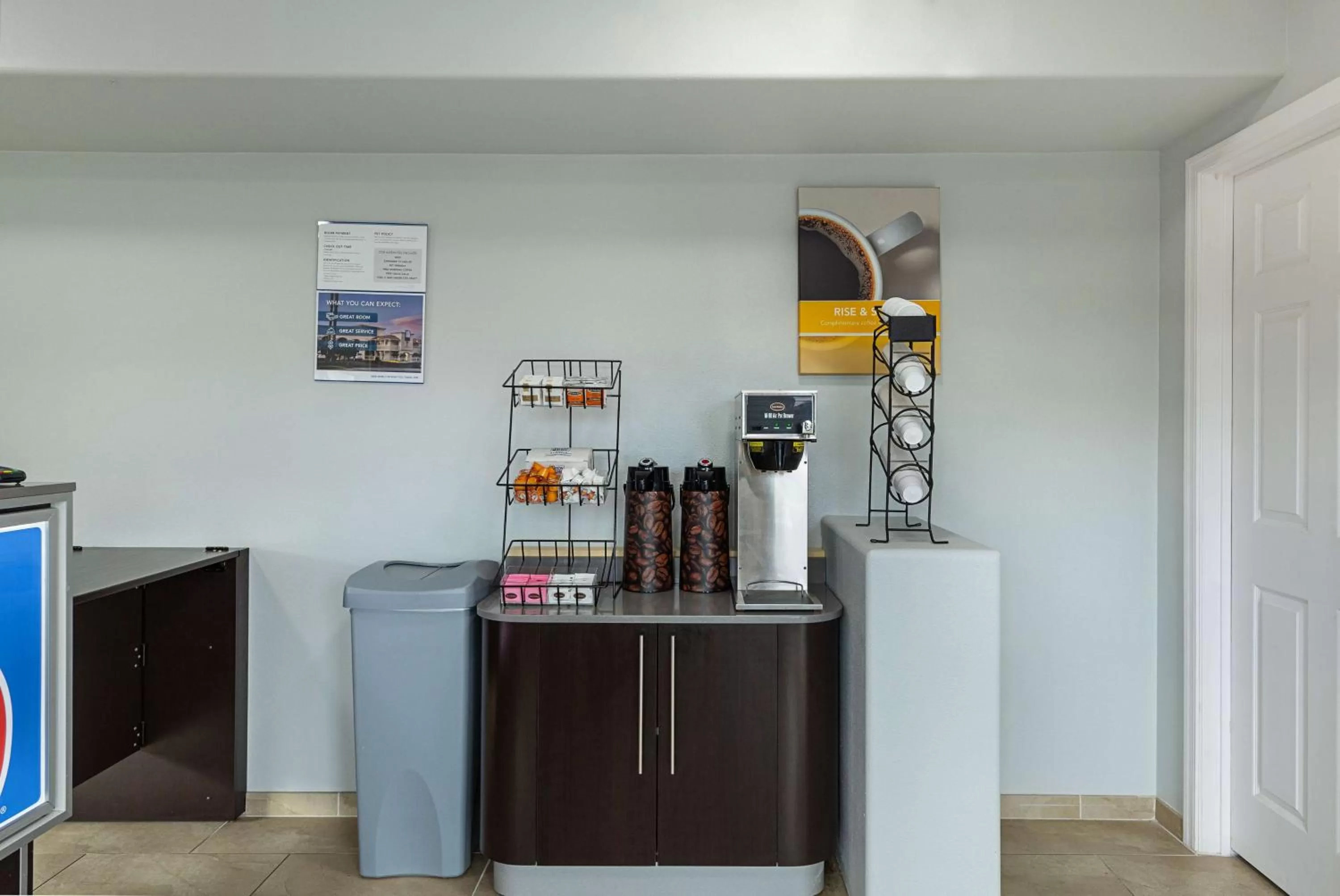 Coffee/tea facilities in Motel 6-Show Low, AZ